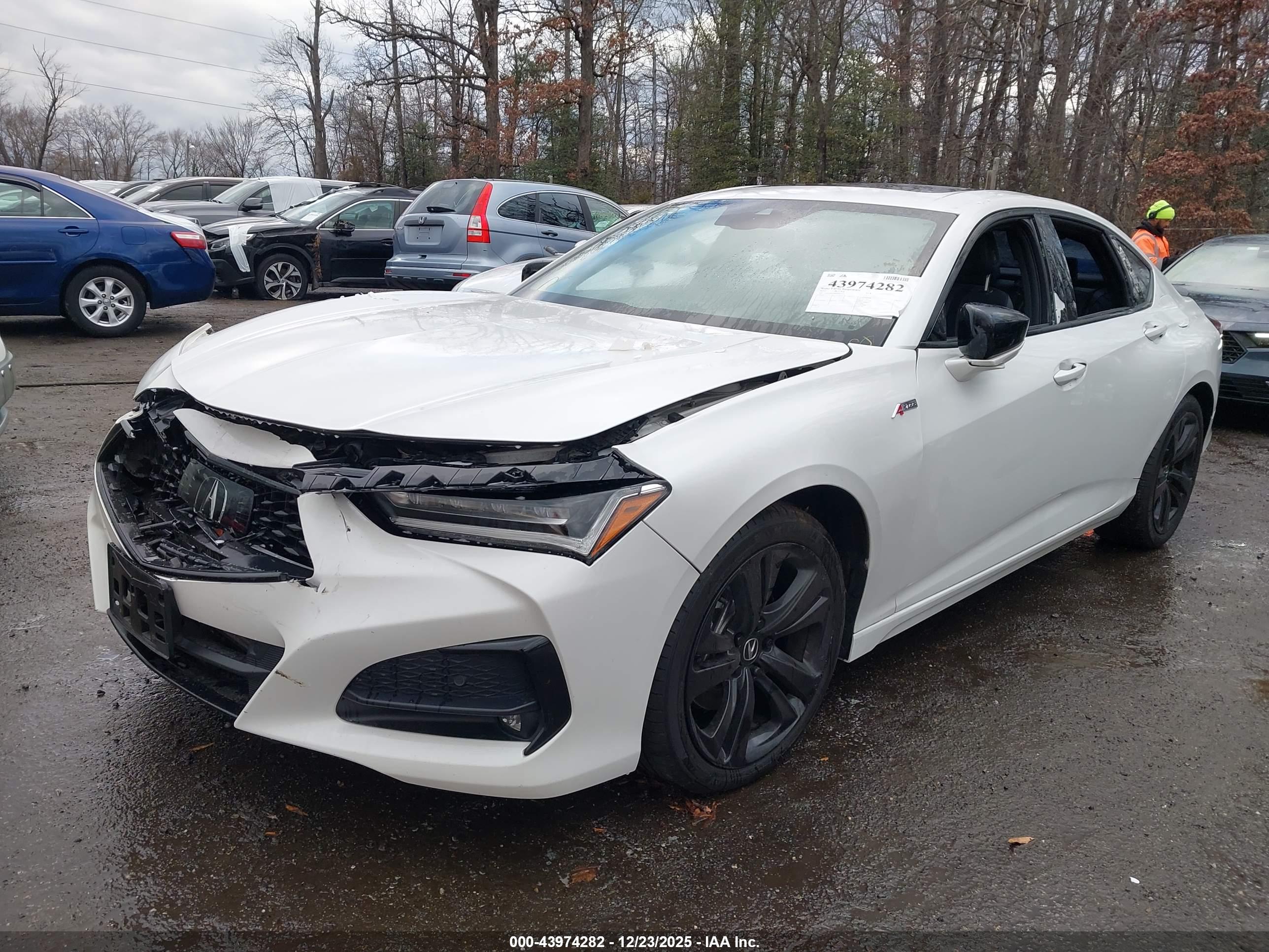 ACURA TLX image 2