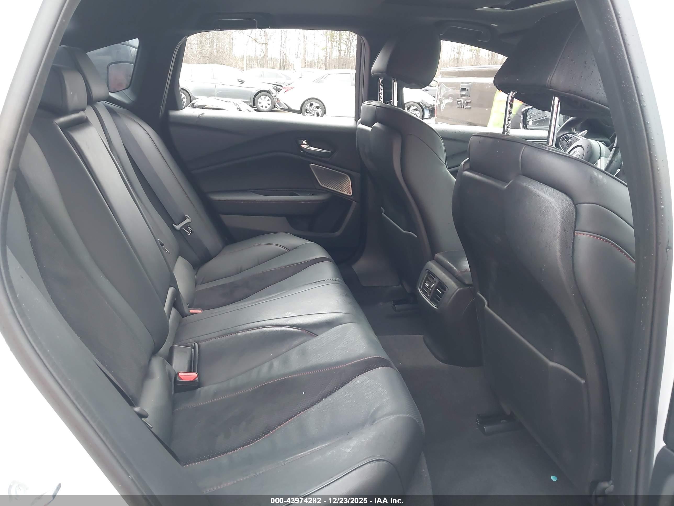 ACURA TLX image 8
