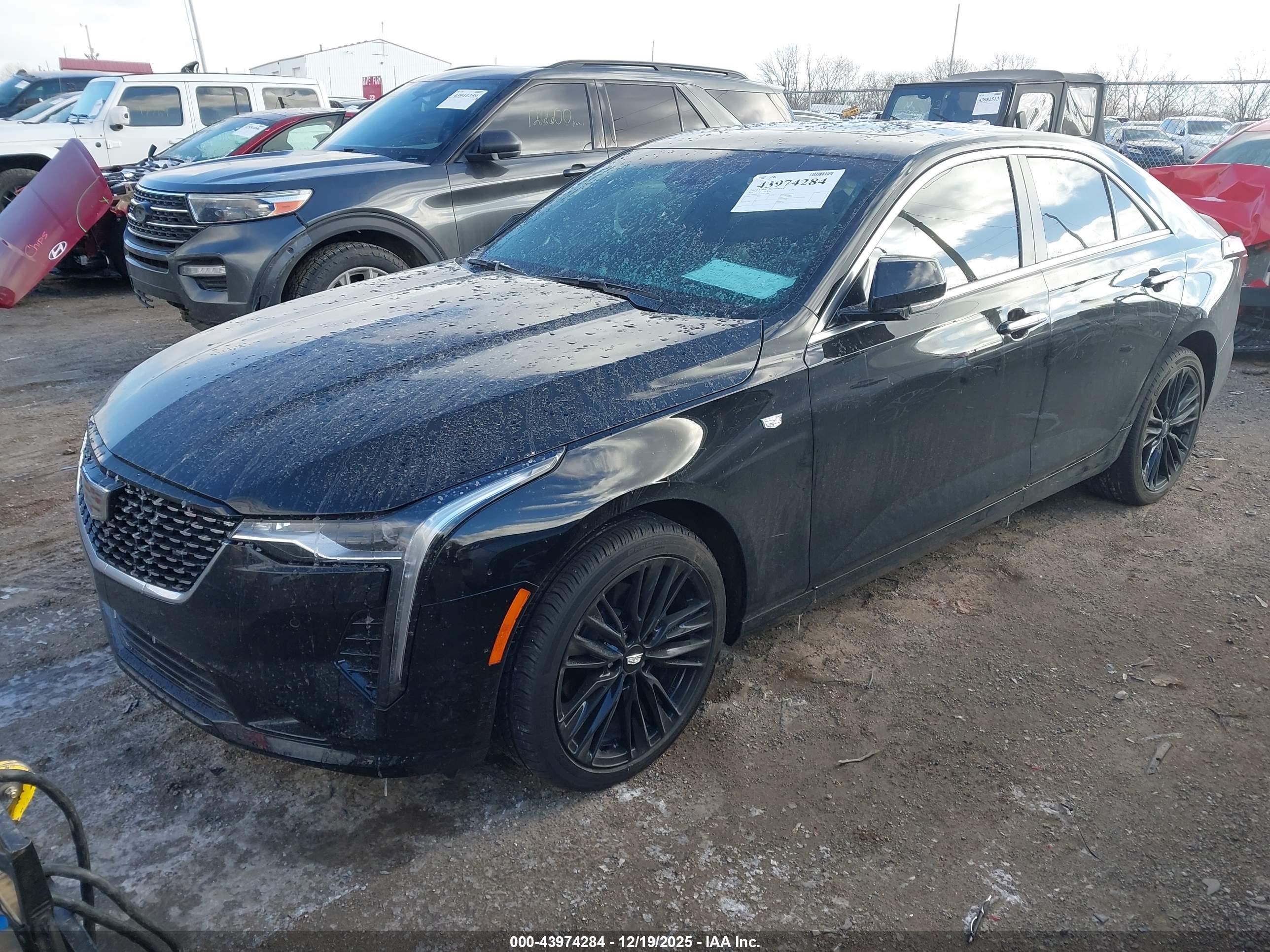 CADILLAC CT4 image 2