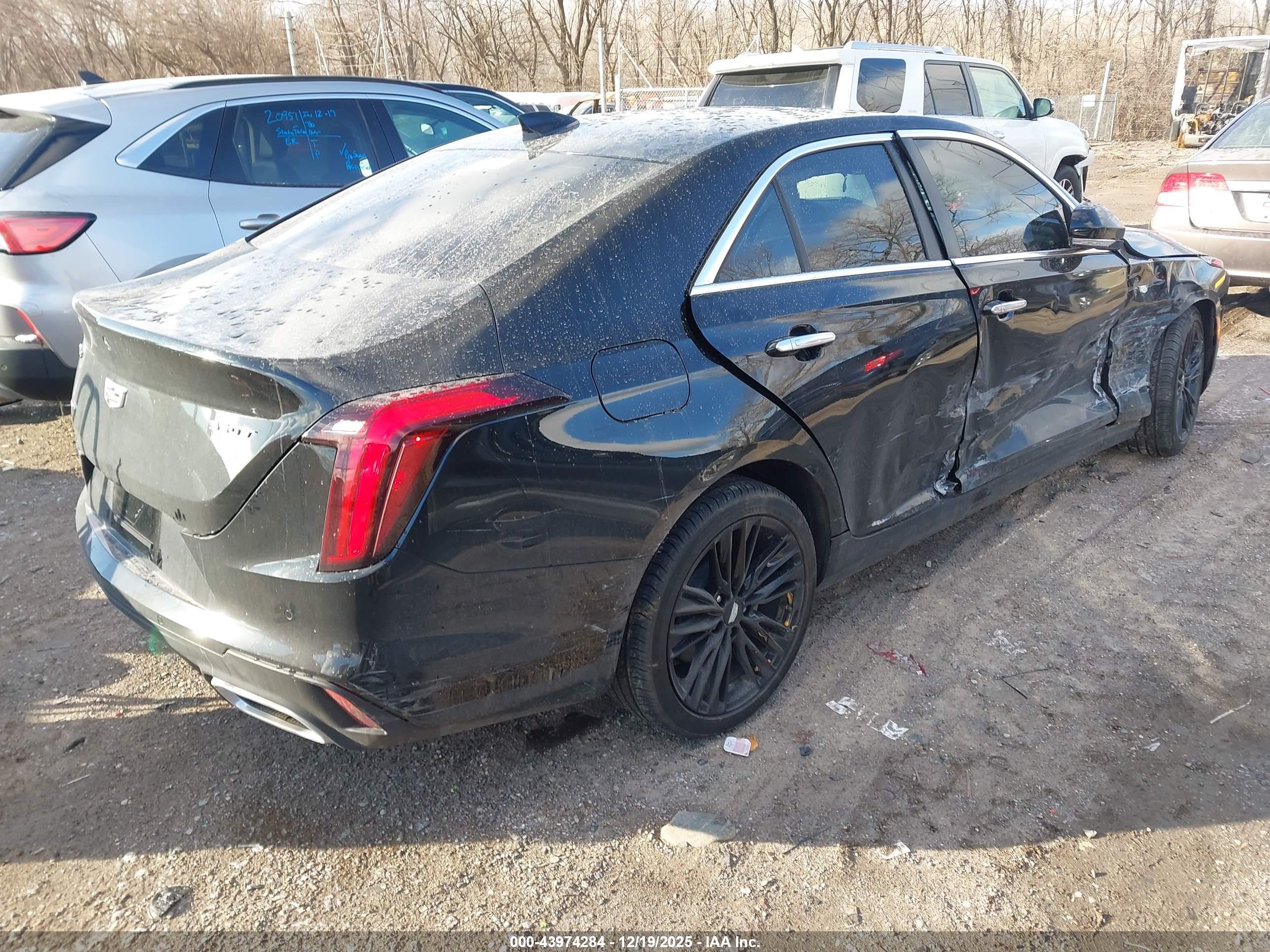 CADILLAC CT4 image 4
