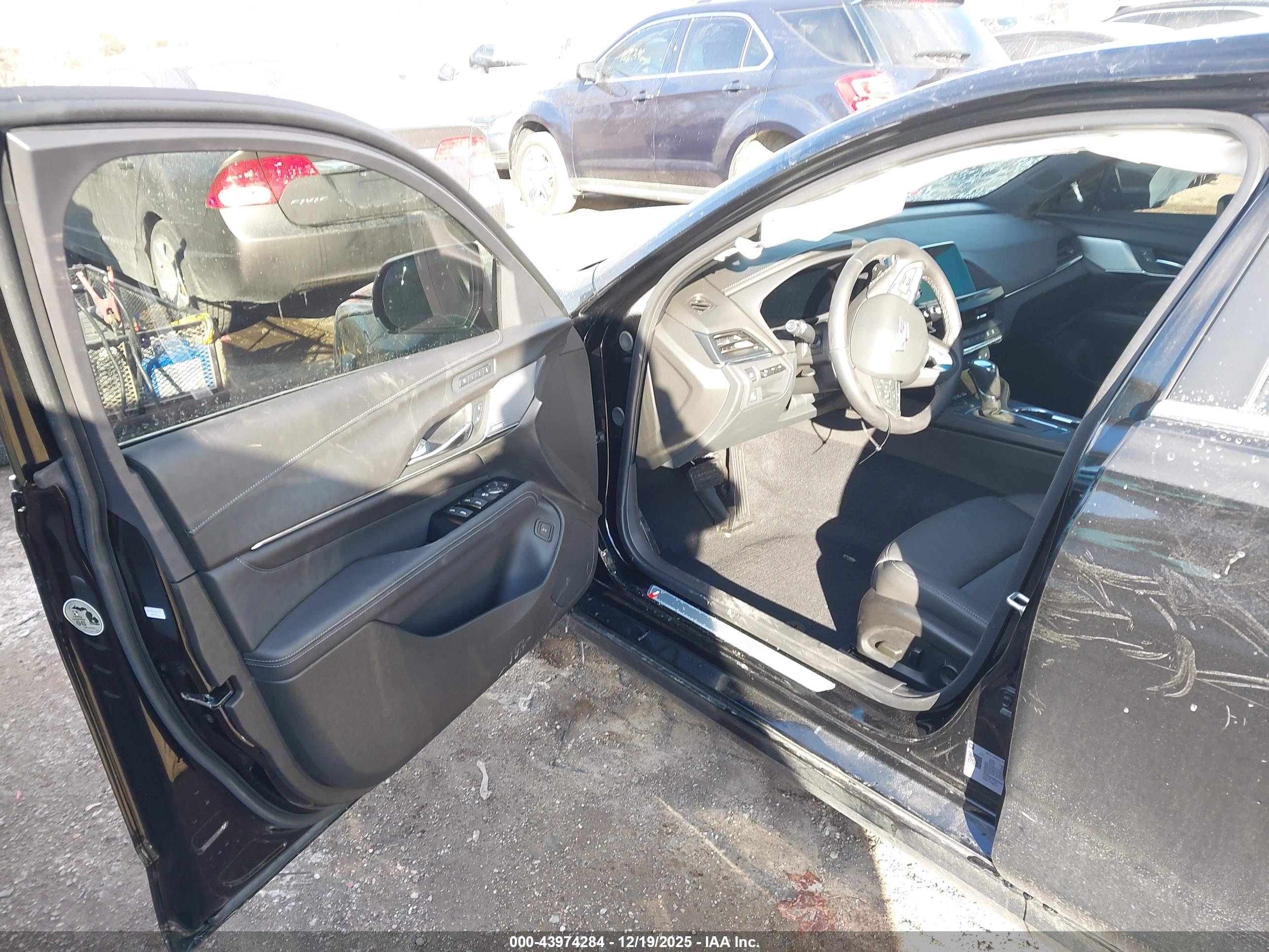 CADILLAC CT4 image 5