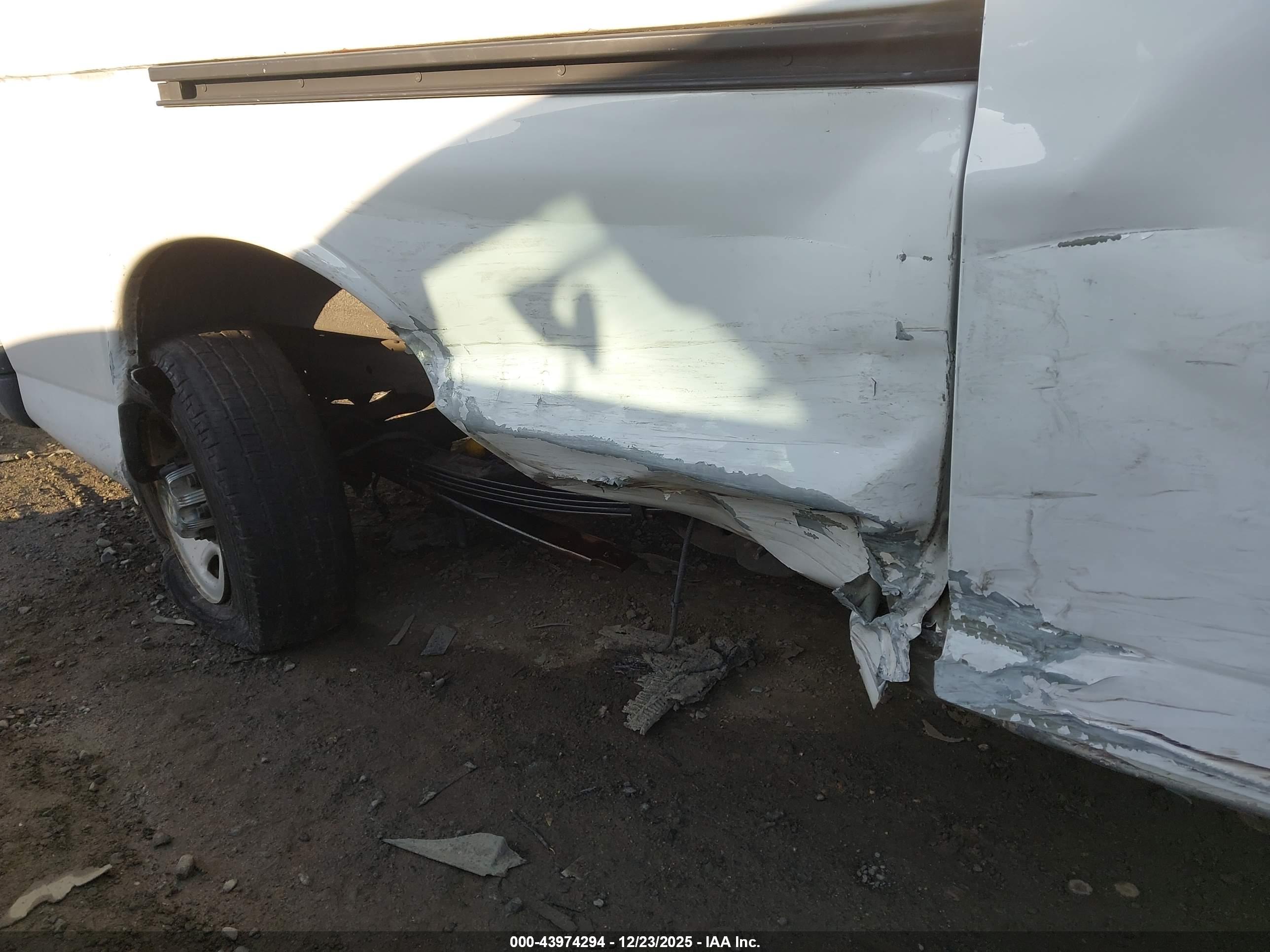 CHEVROLET EXPRESS image 6