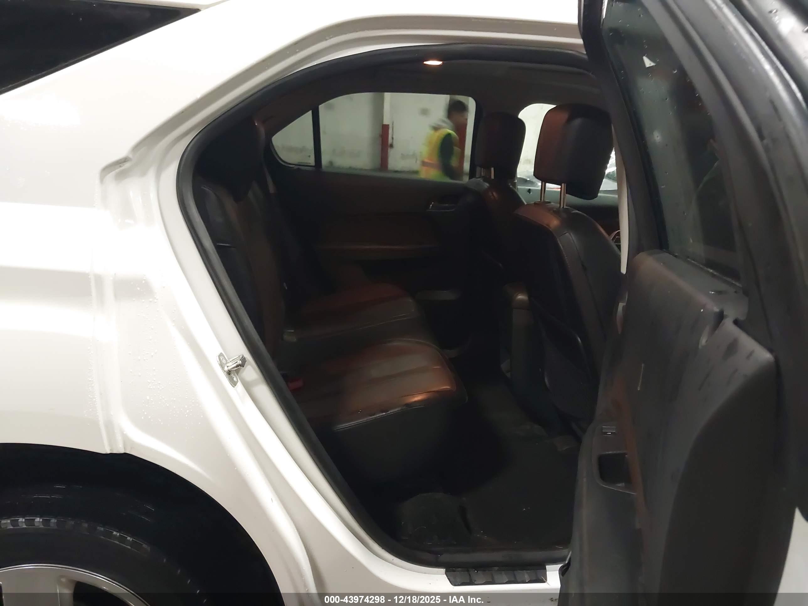 CHEVROLET EQUINOX image 8