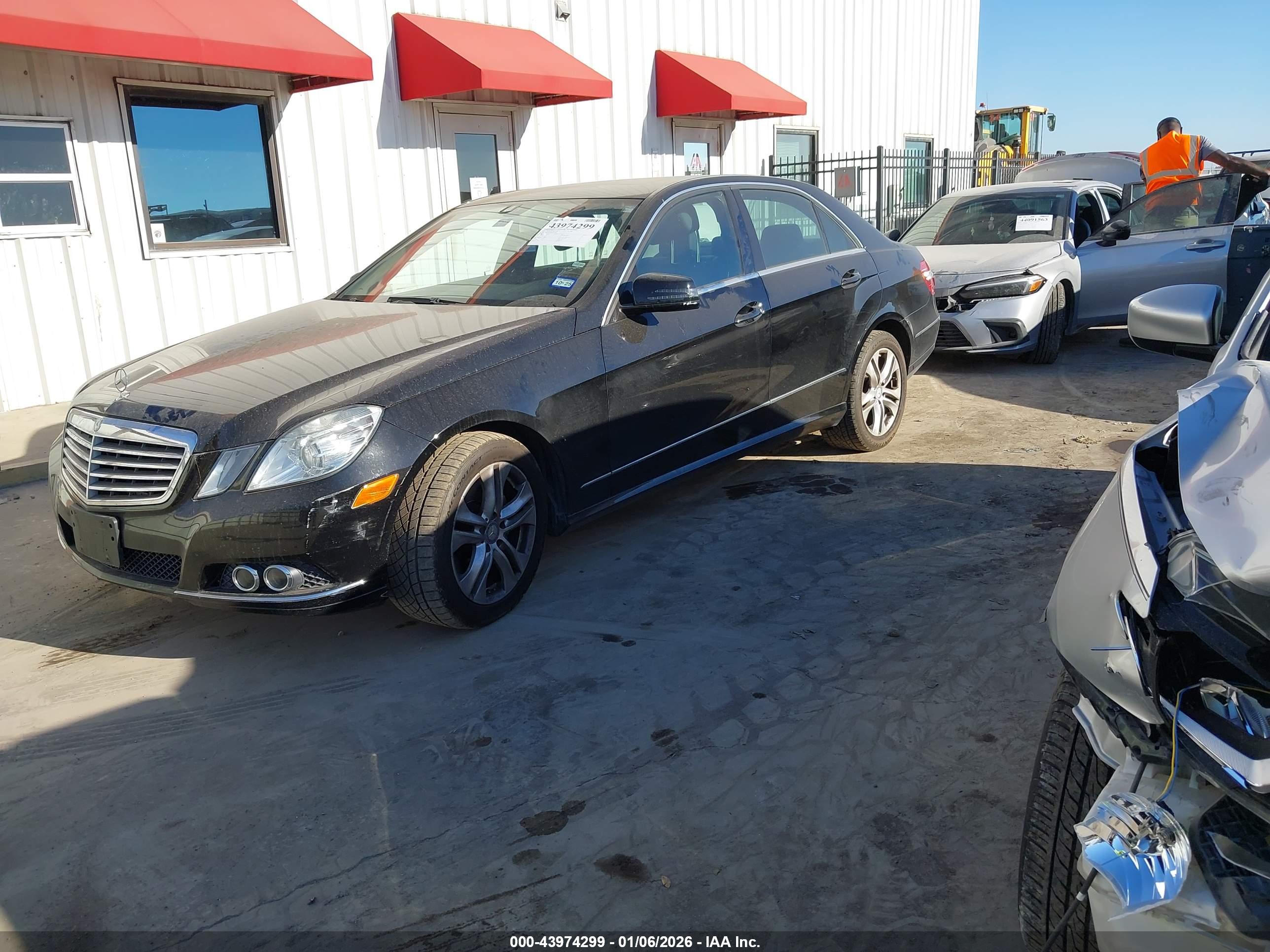 MERCEDES-BENZ E image 2