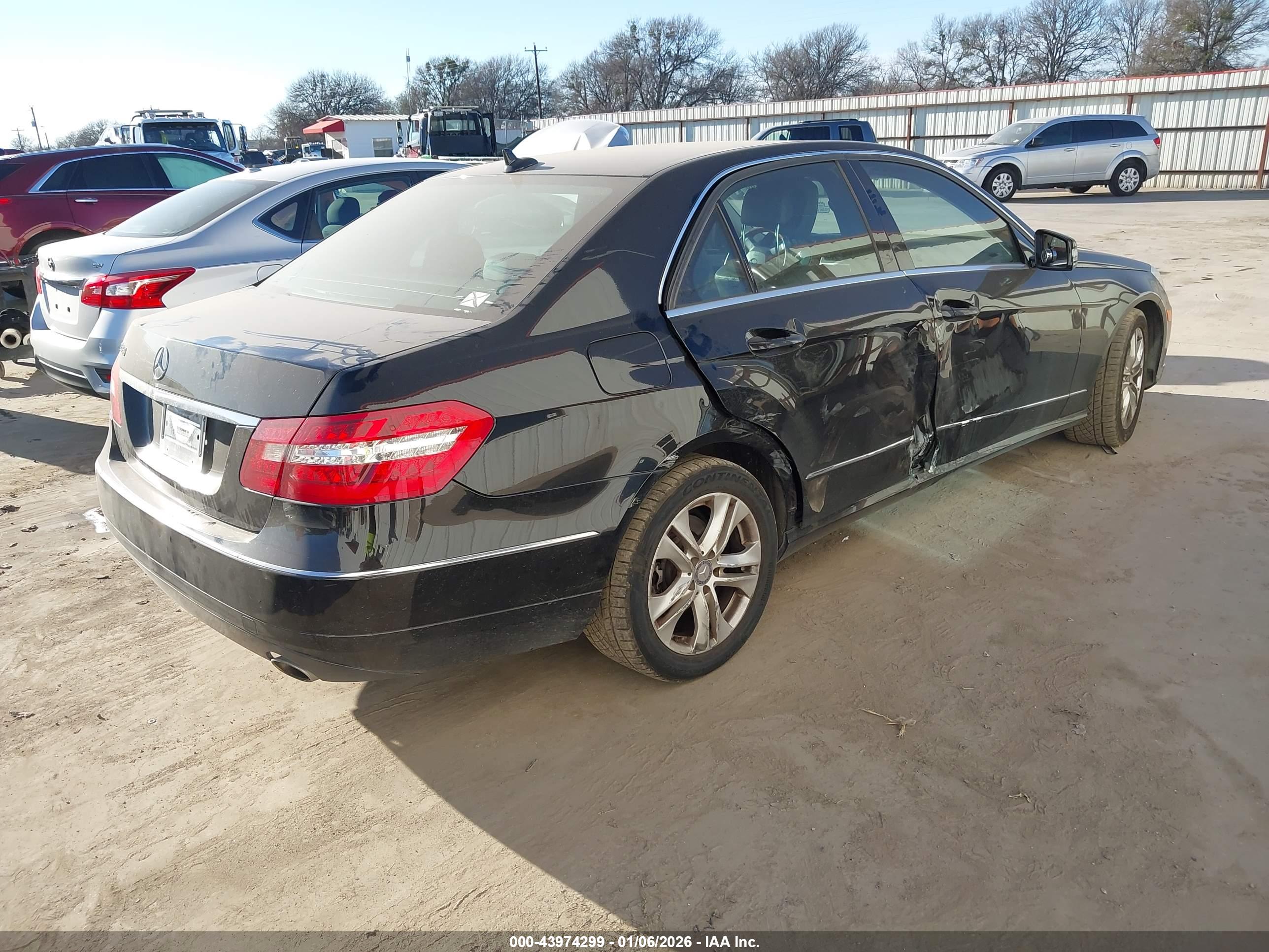 MERCEDES-BENZ E image 4