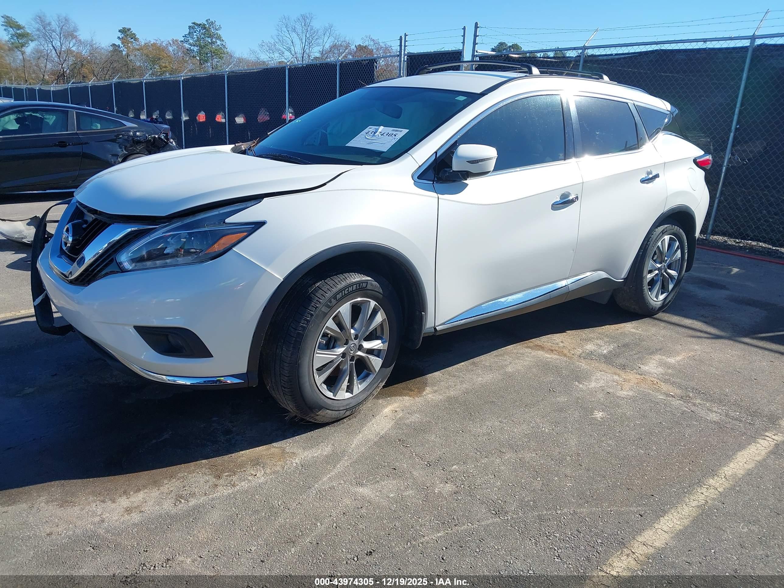 NISSAN MURANO image 2