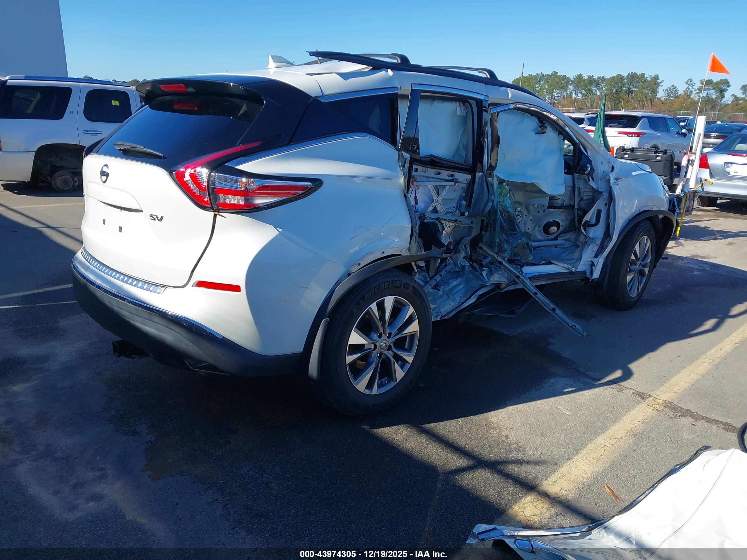 NISSAN MURANO image 4