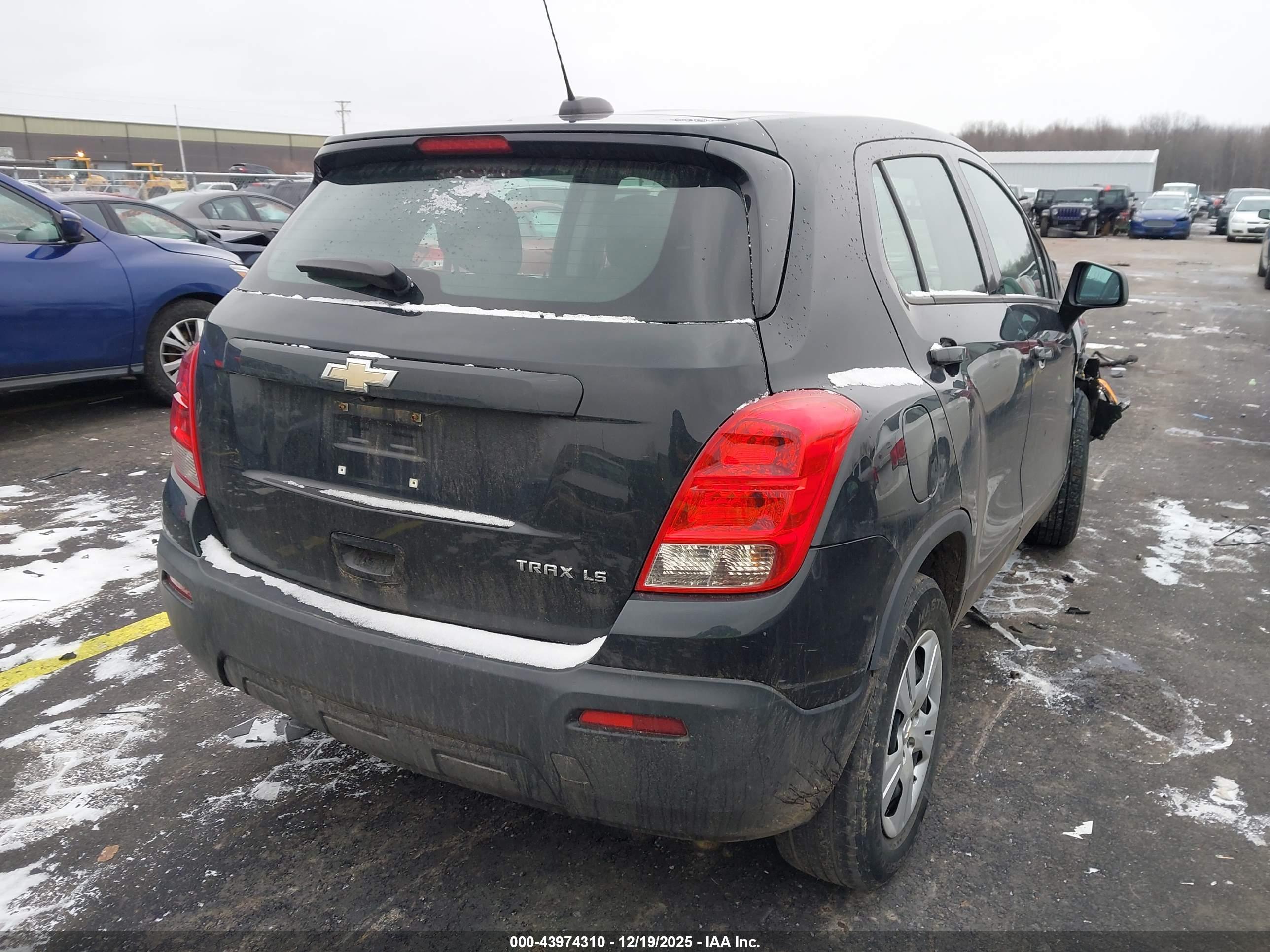 CHEVROLET TRAX image 4
