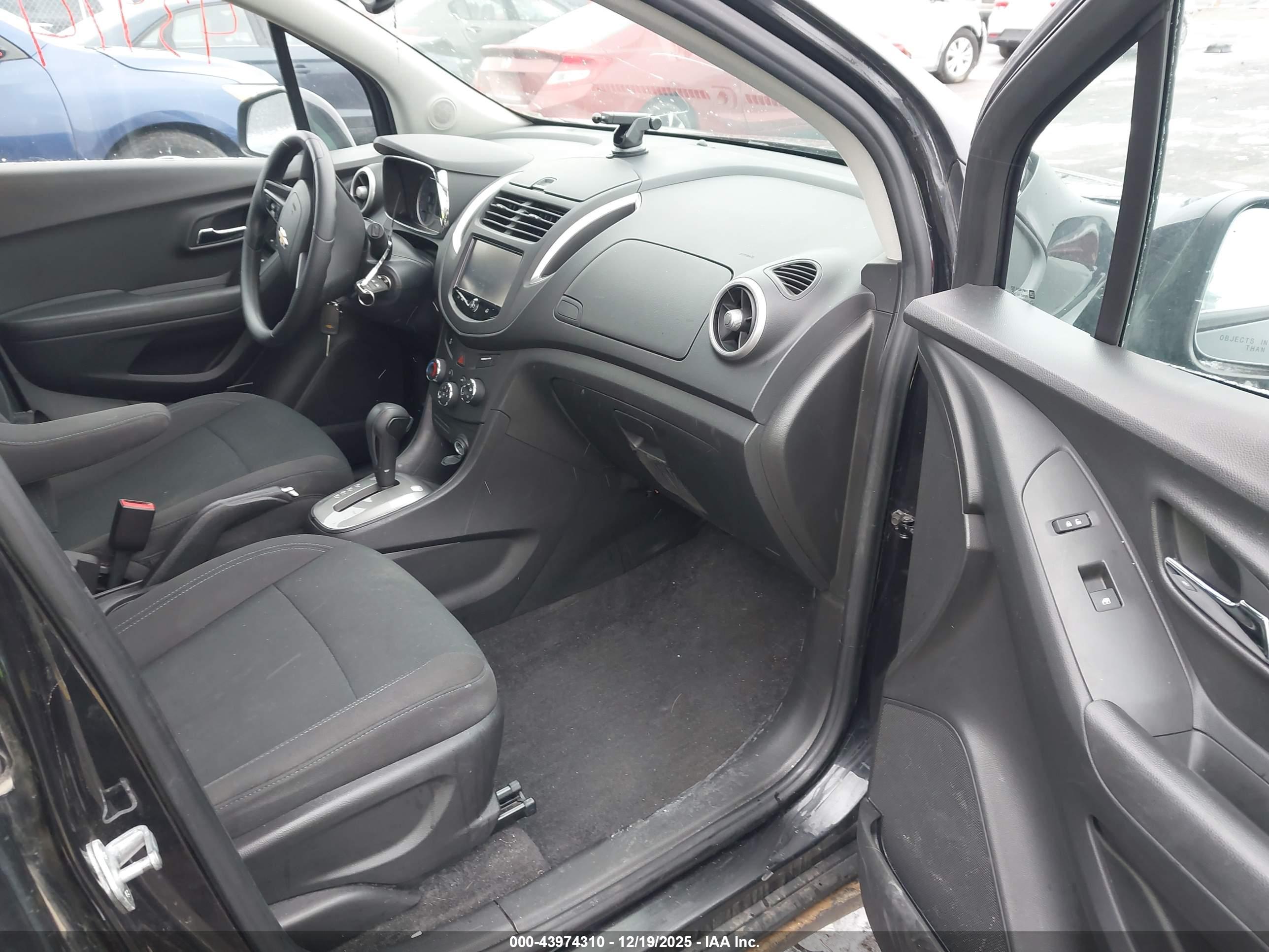 CHEVROLET TRAX image 5