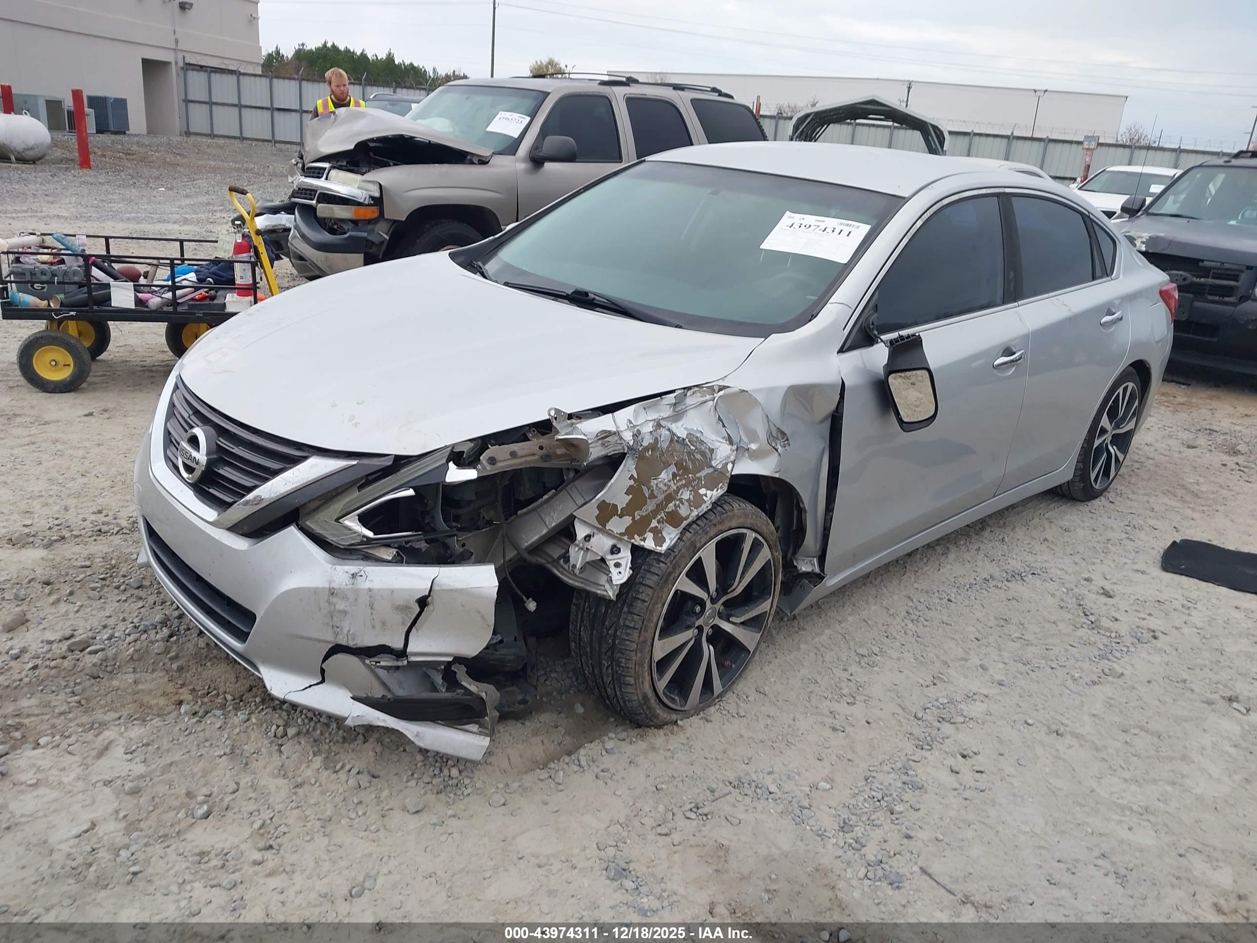 NISSAN ALTIMA image 2