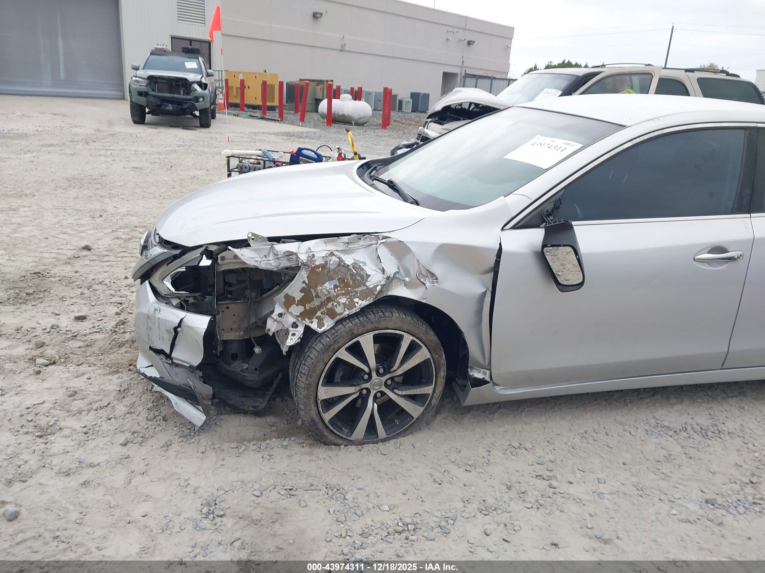 NISSAN ALTIMA image 6