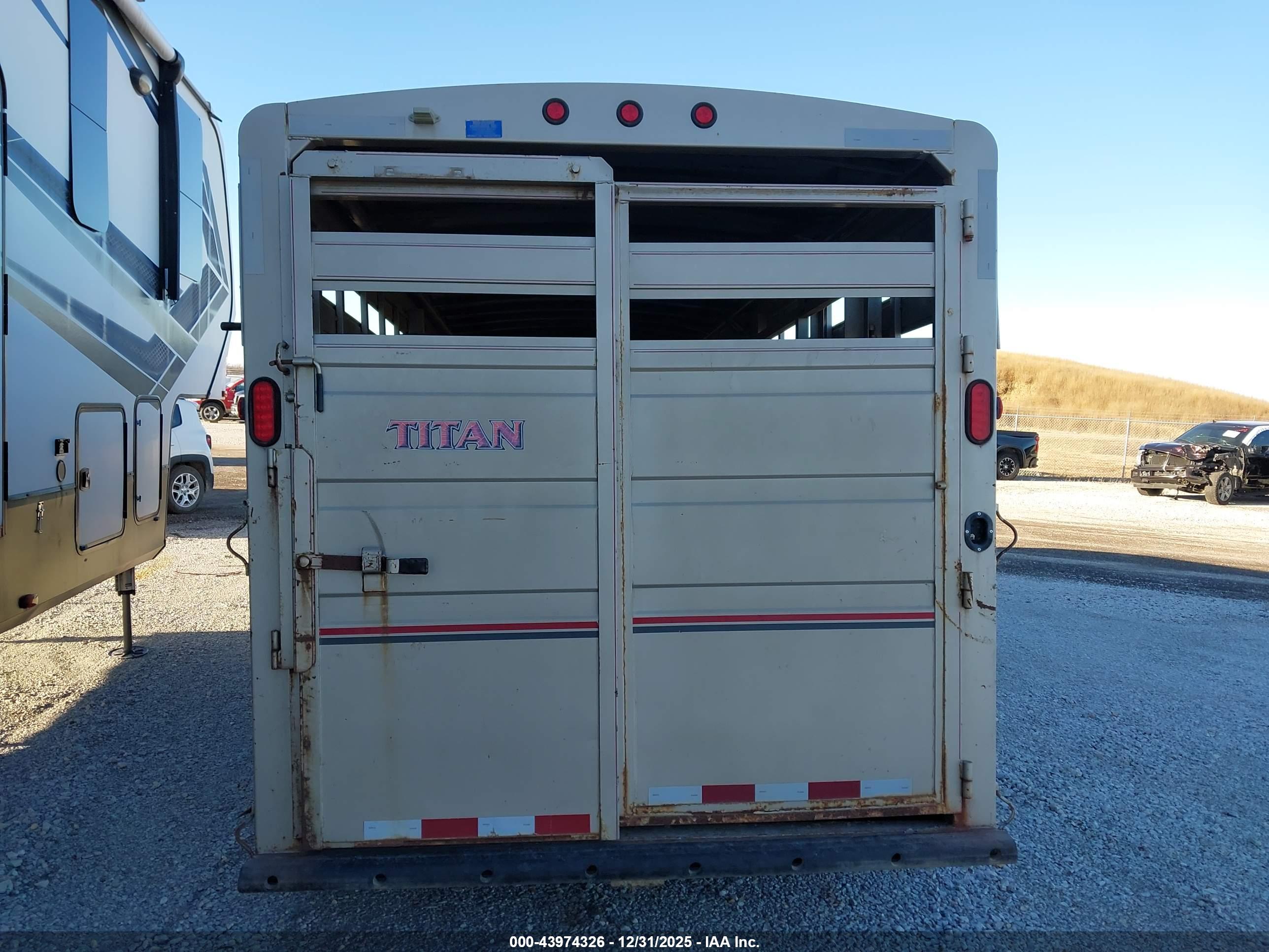 TITAN TRAILER image 8