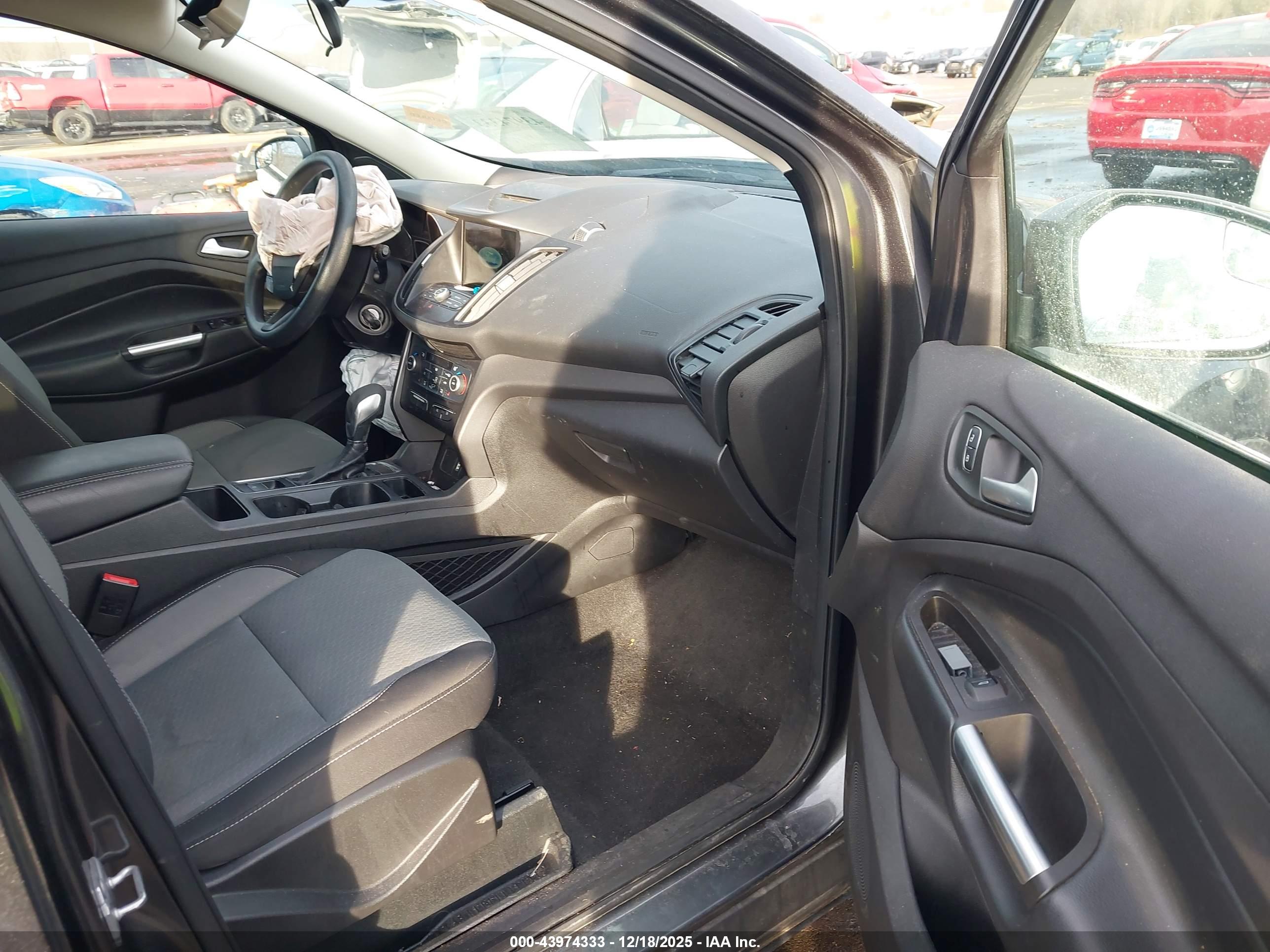 FORD ESCAPE image 5