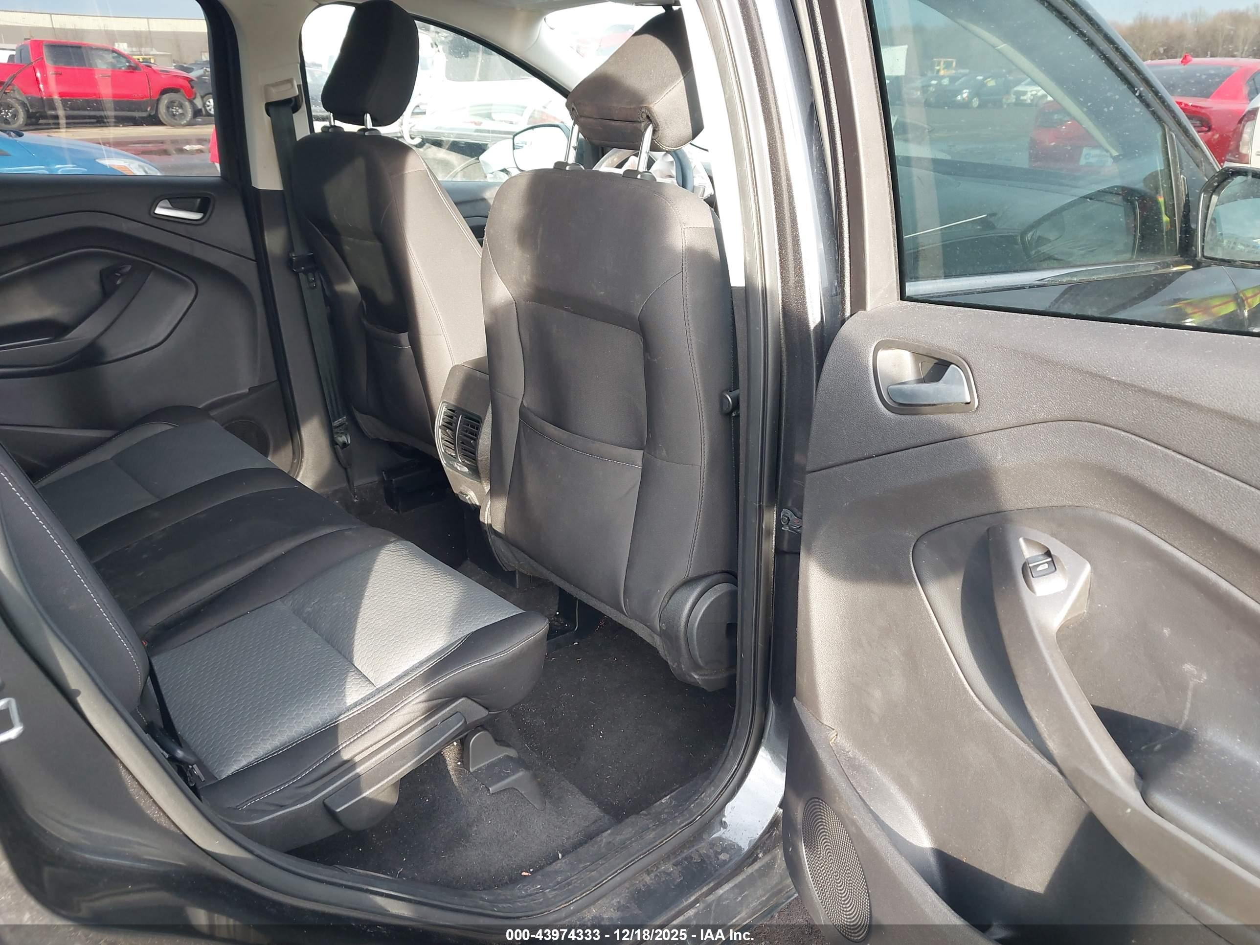 FORD ESCAPE image 8