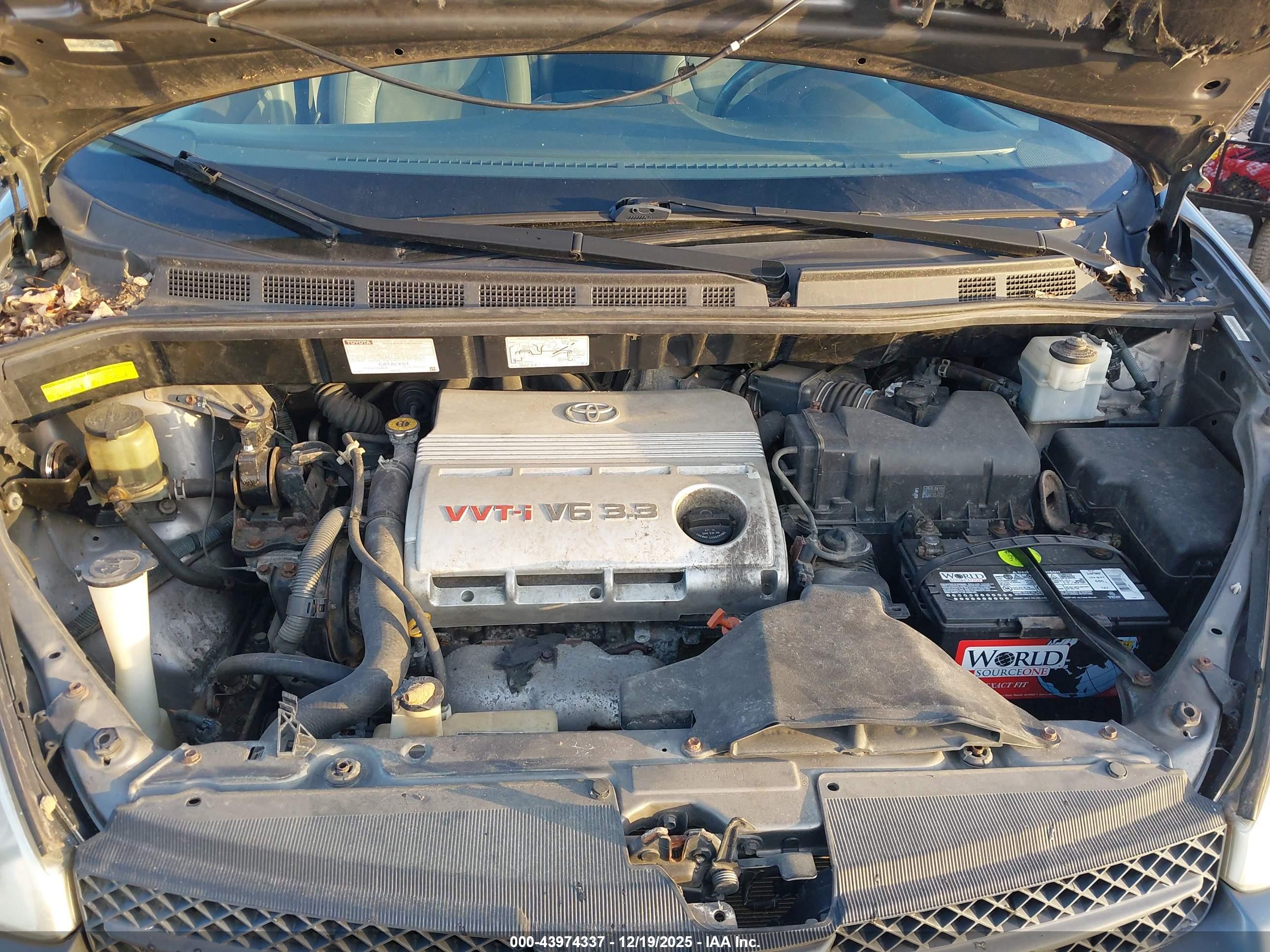 TOYOTA SIENNA image 10