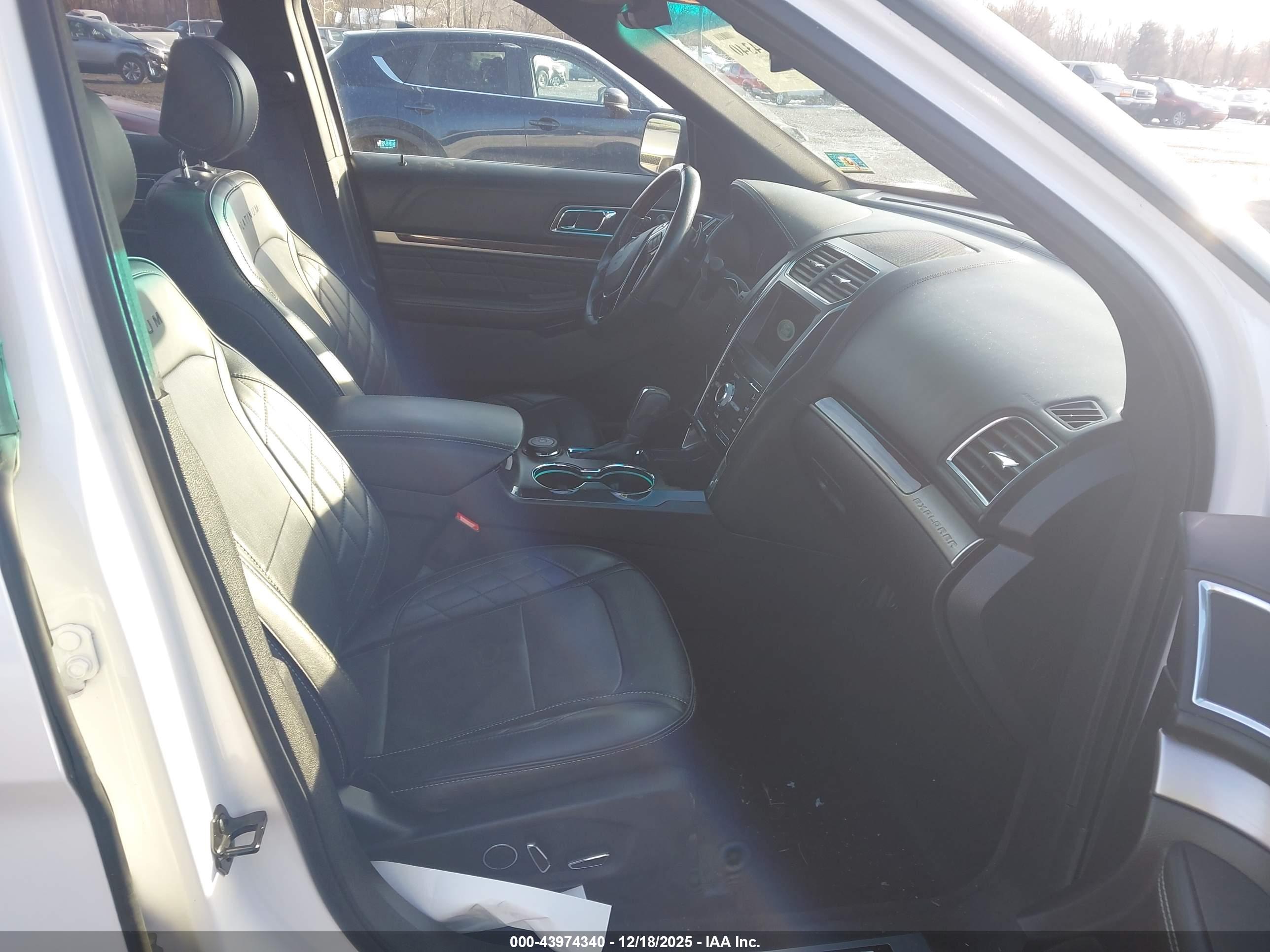 FORD EXPLORER image 5