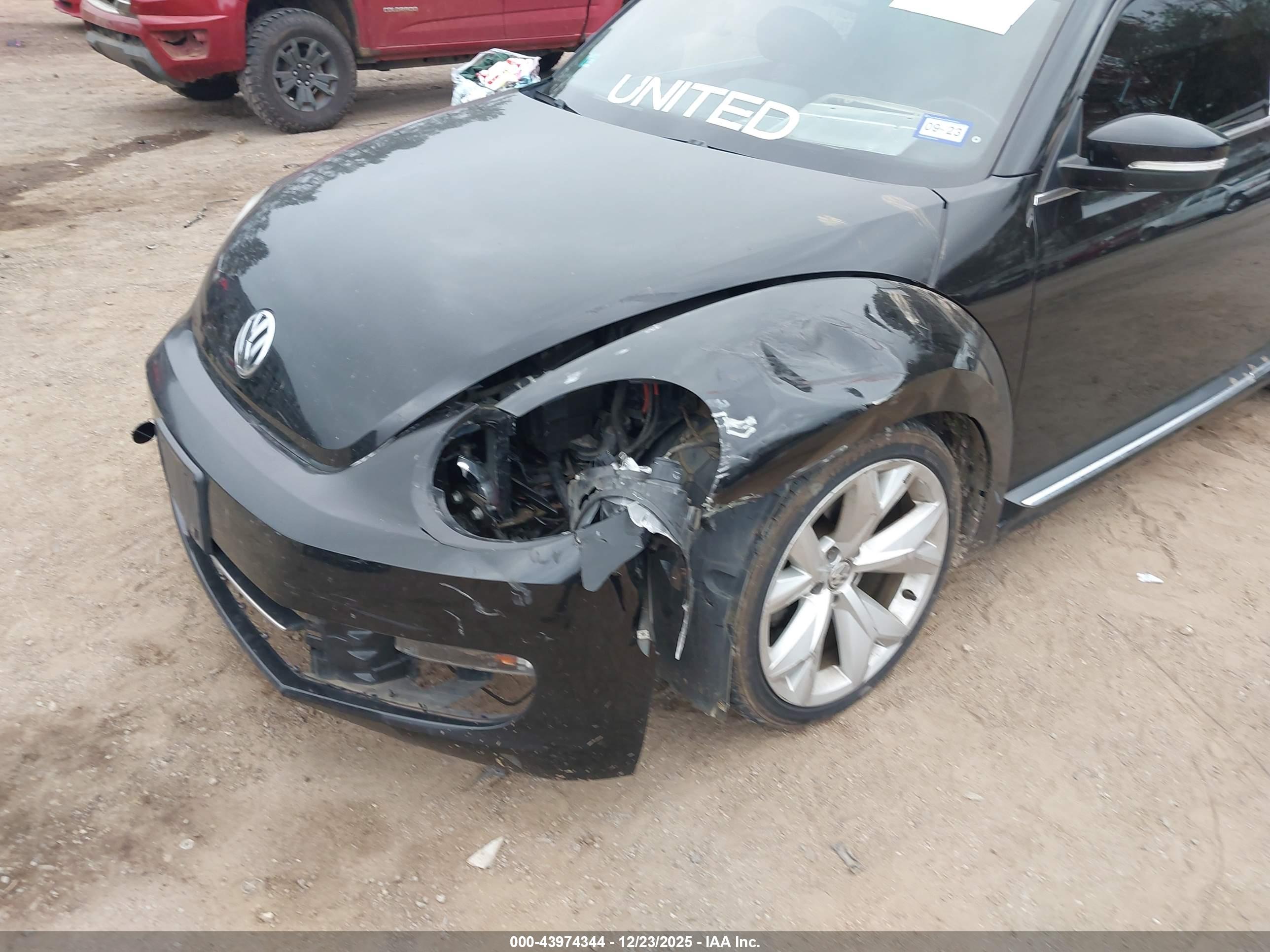 VOLKSWAGEN BEETLE image 6