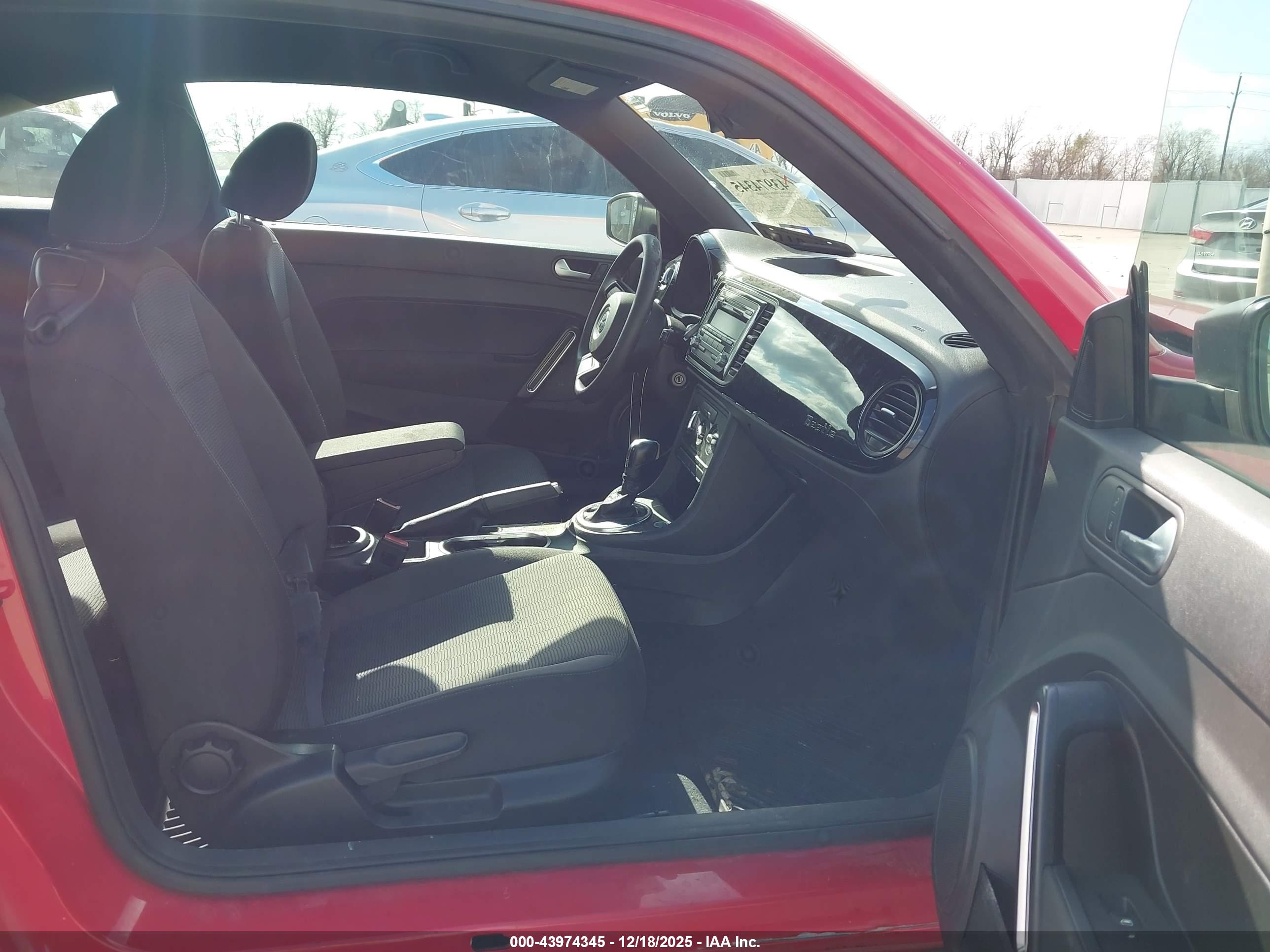 VOLKSWAGEN BEETLE image 5