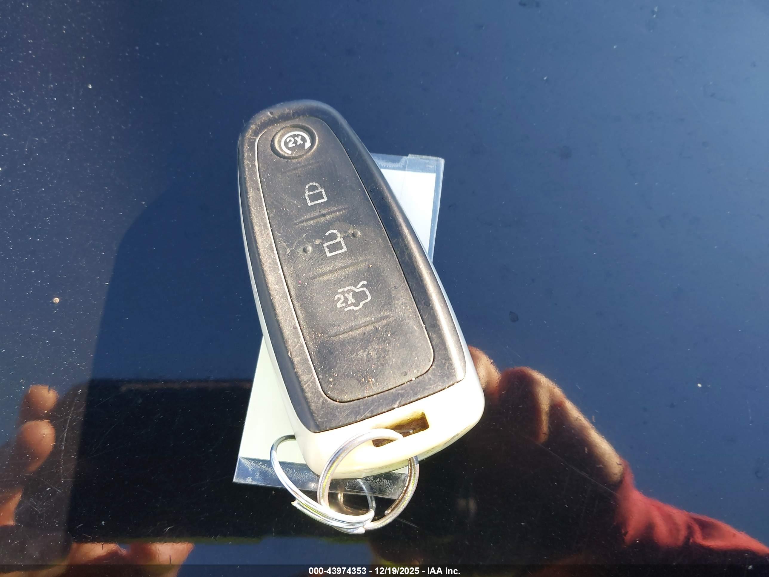 FORD TAURUS image 11