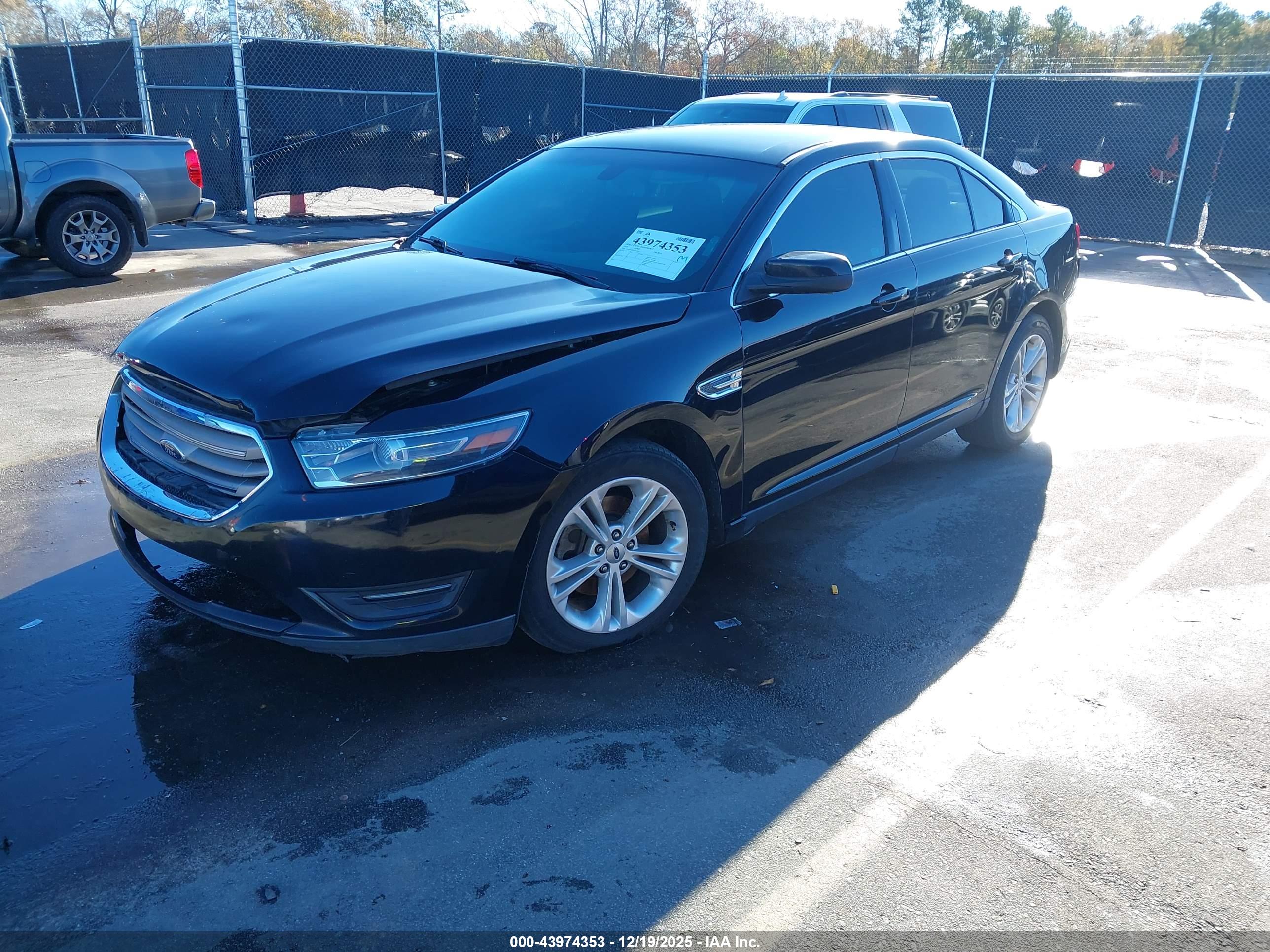 FORD TAURUS image 2