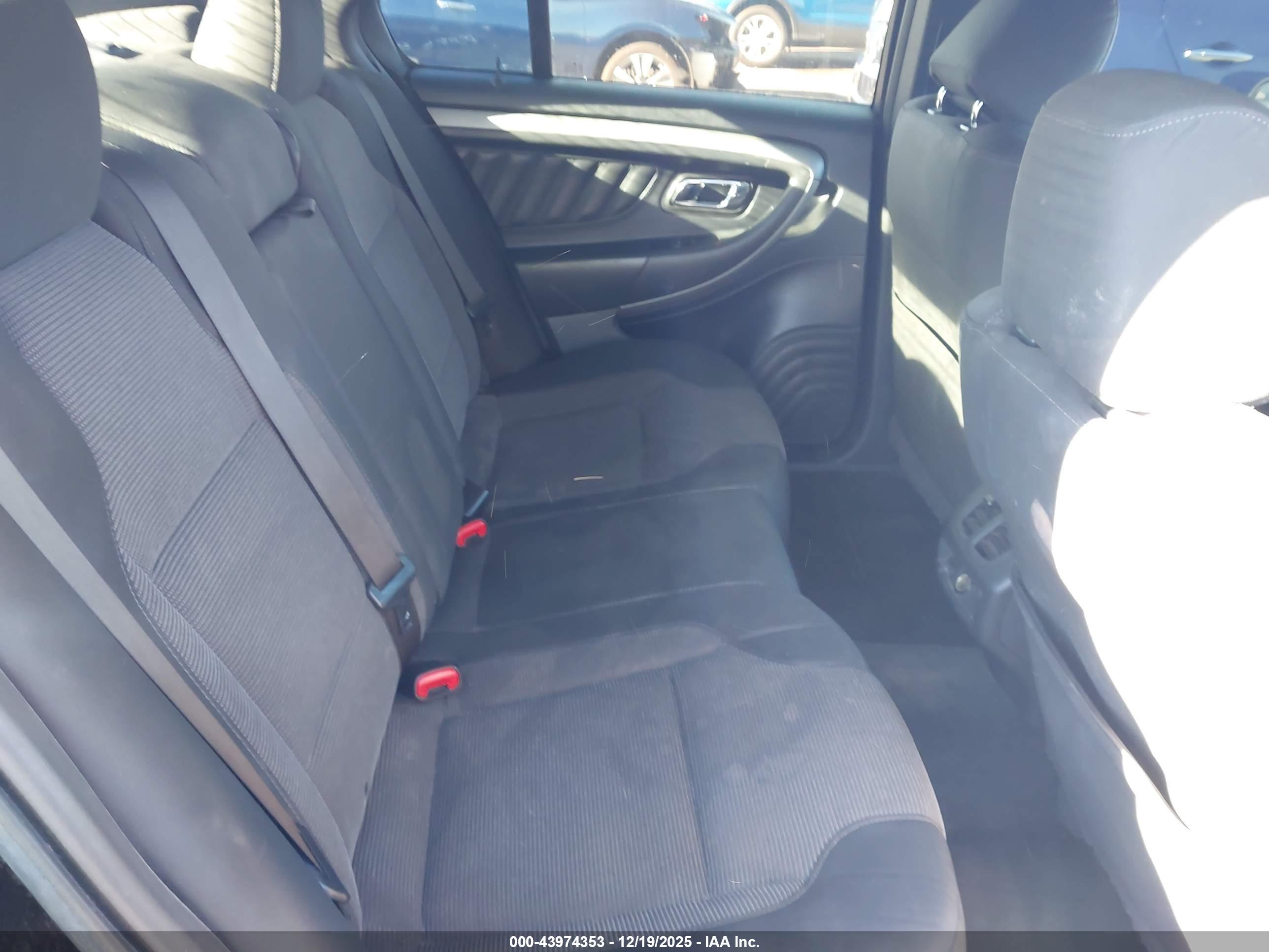 FORD TAURUS image 8