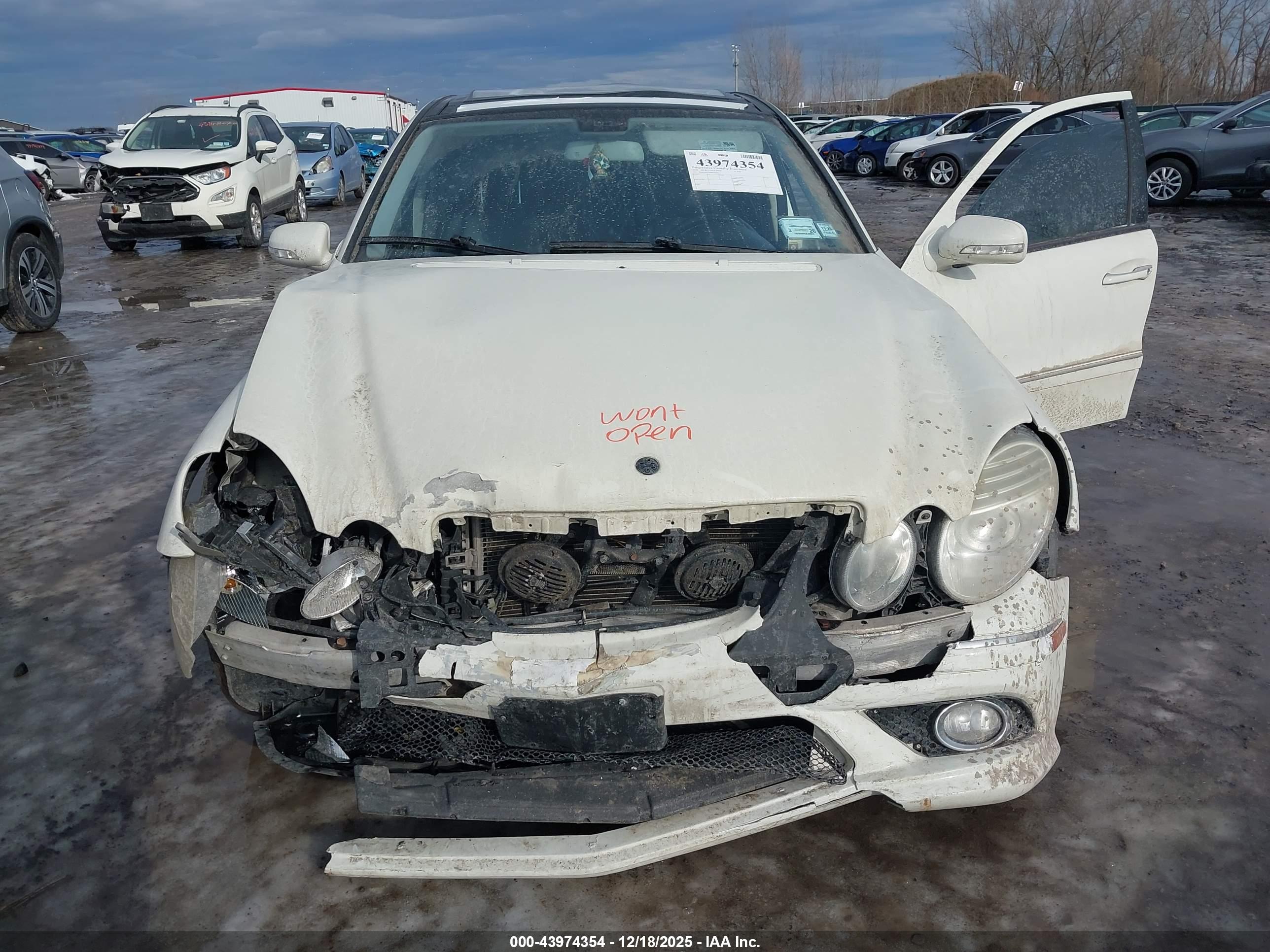 MERCEDES-BENZ E image 10