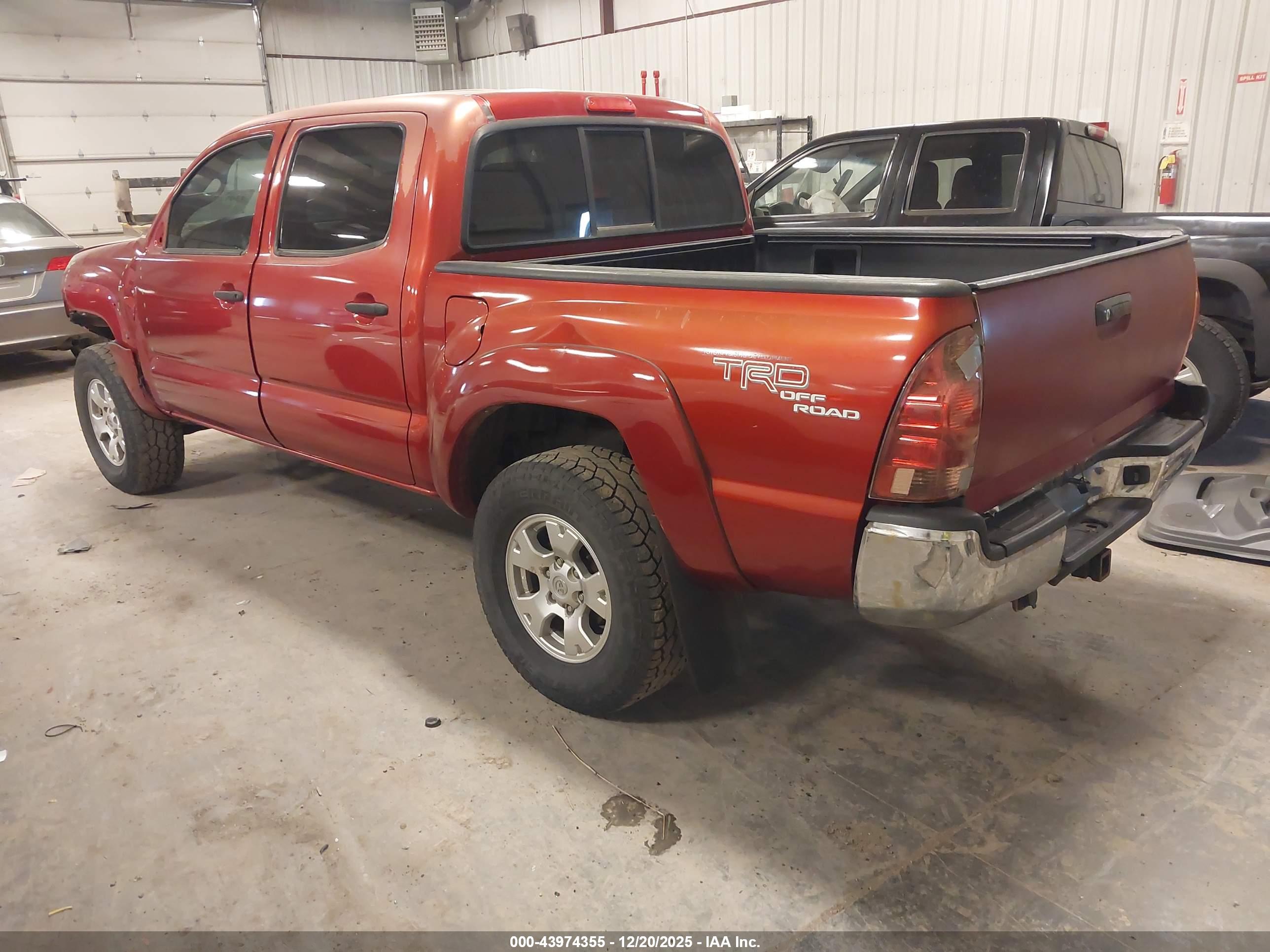 TOYOTA TACOMA image 3