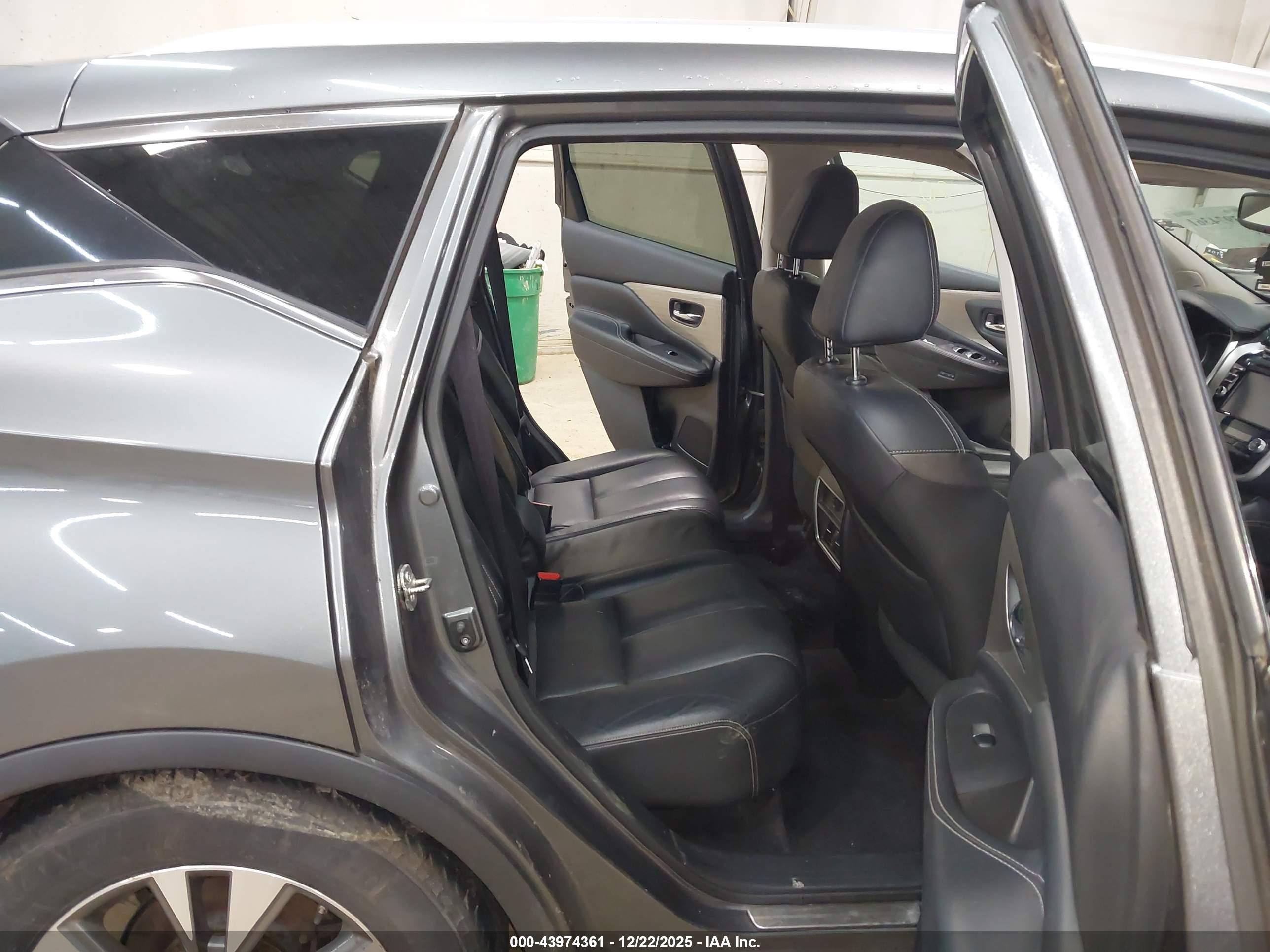 NISSAN MURANO image 8