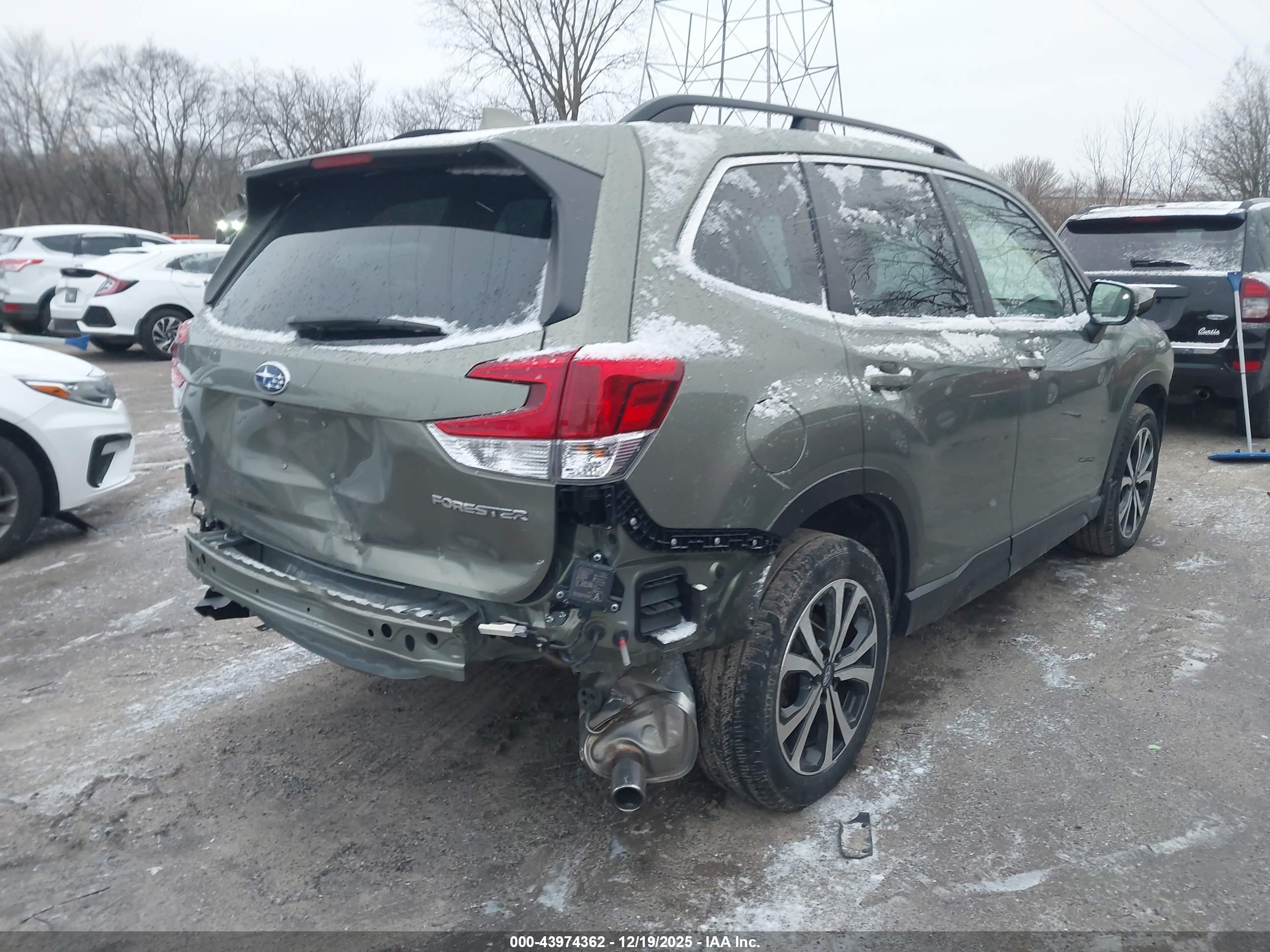 SUBARU FORESTER image 4
