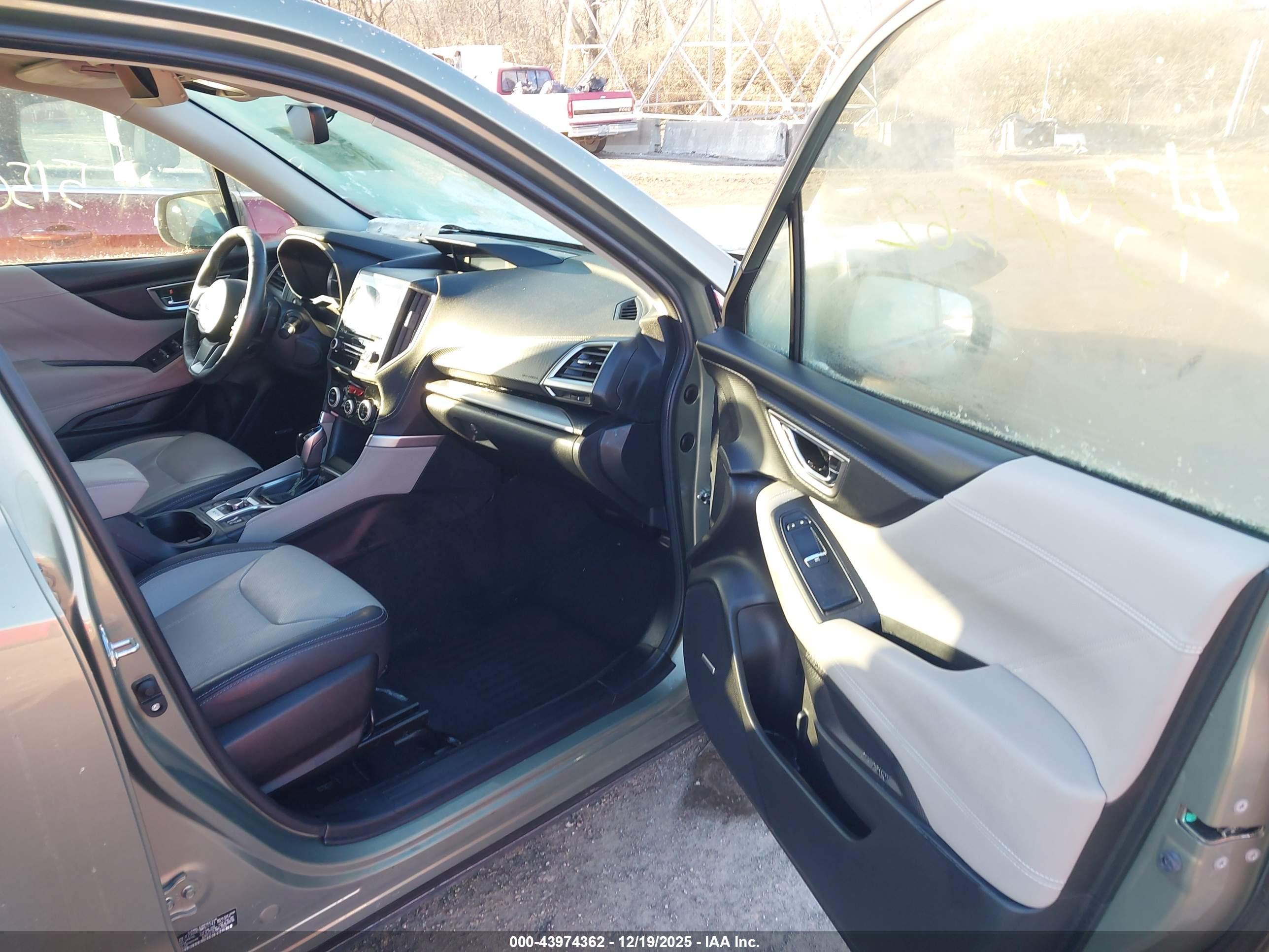 SUBARU FORESTER image 5