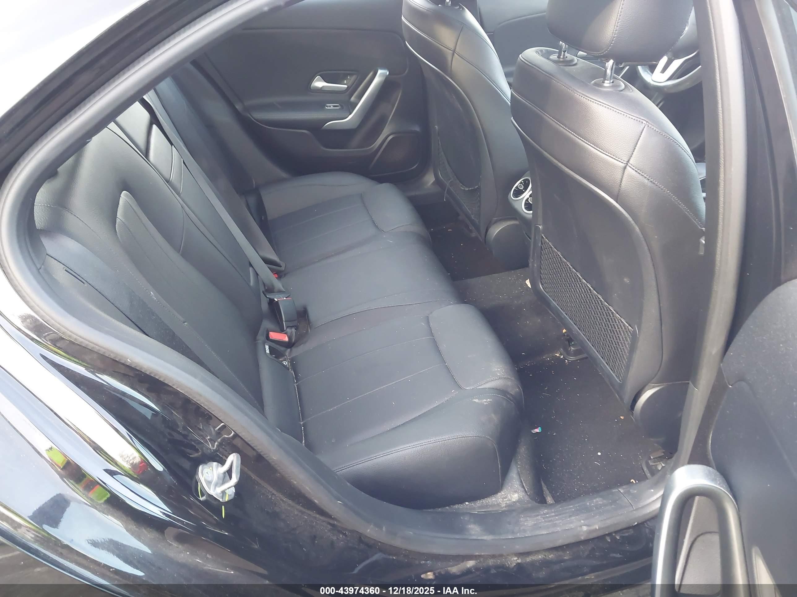 MERCEDES-BENZ A image 8