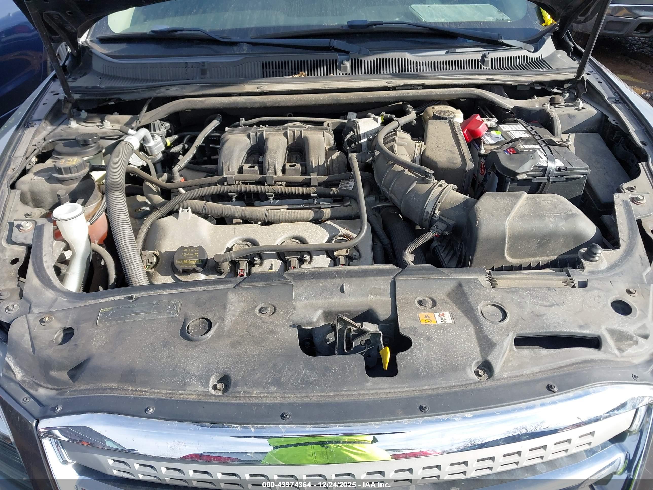 FORD TAURUS image 10