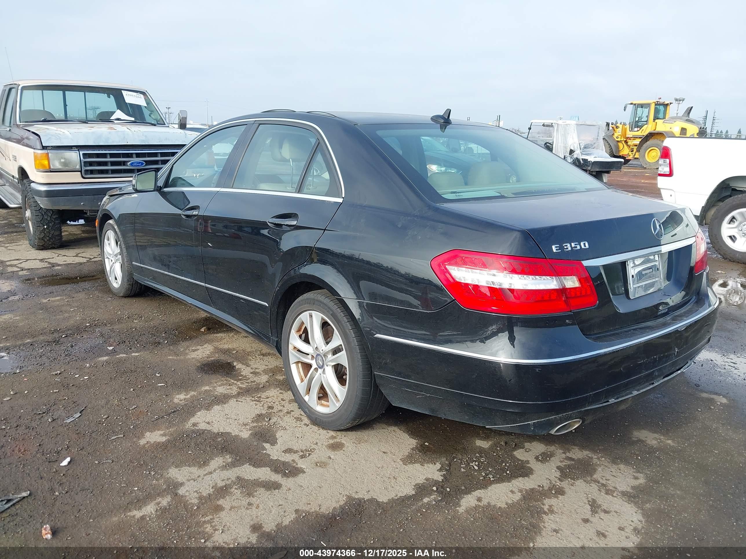 MERCEDES-BENZ E image 3