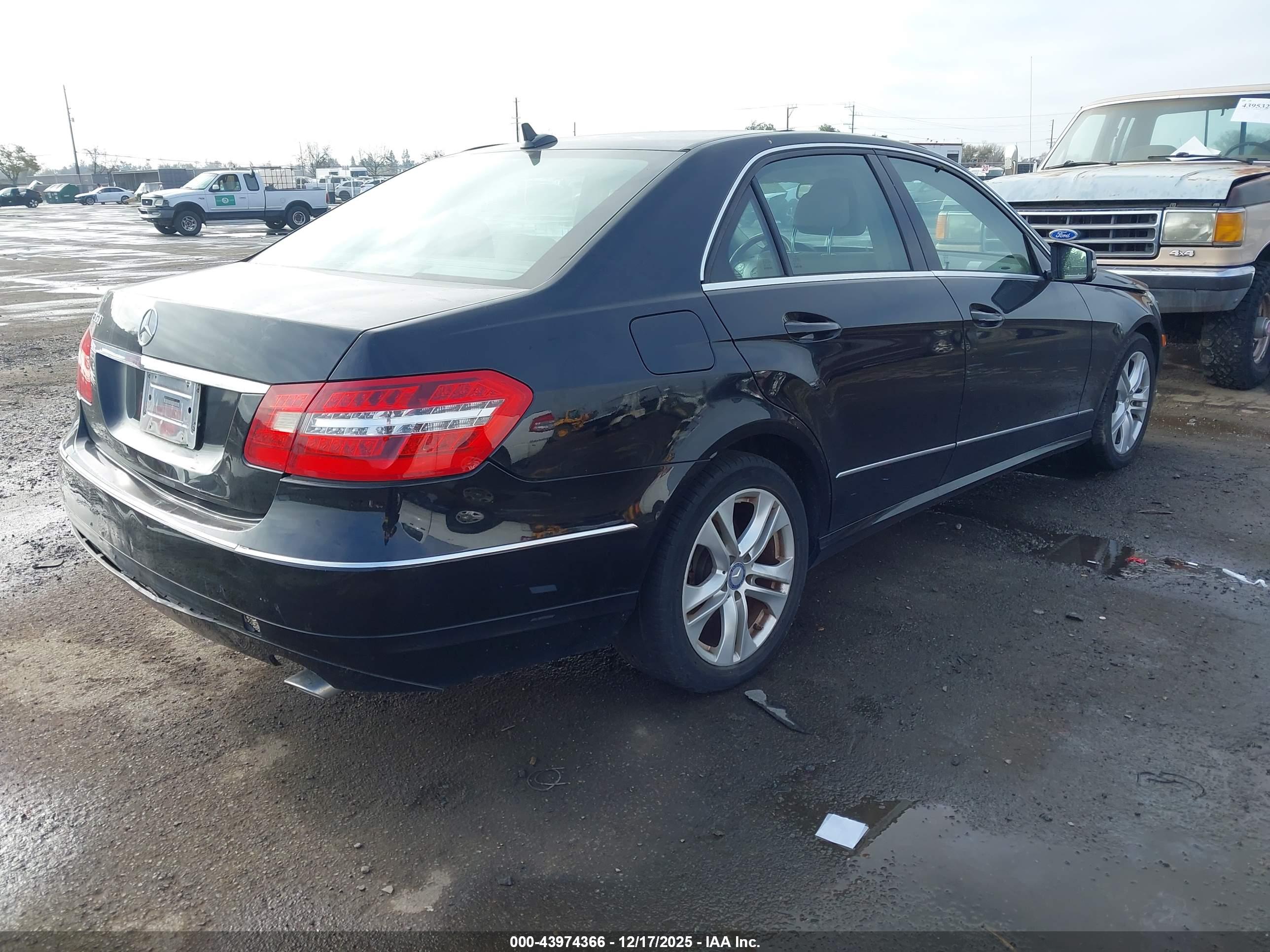 MERCEDES-BENZ E image 4