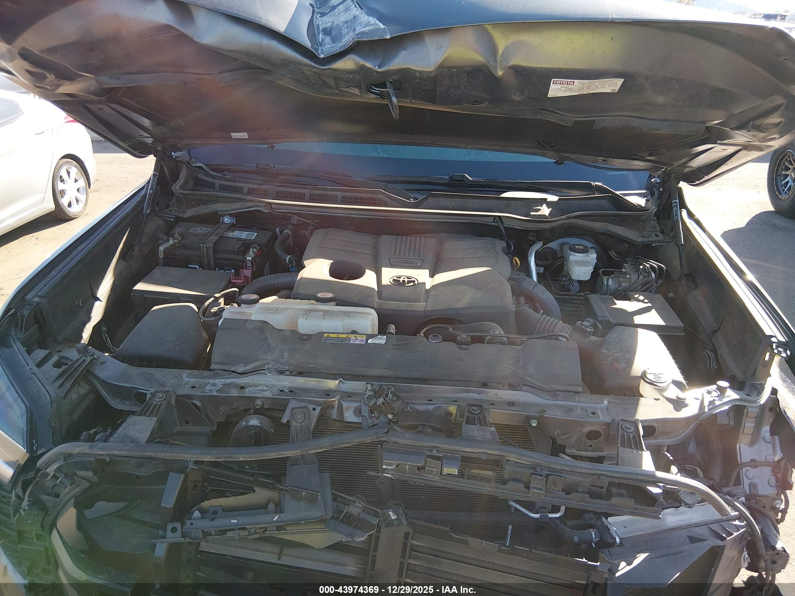 TOYOTA TUNDRA image 10