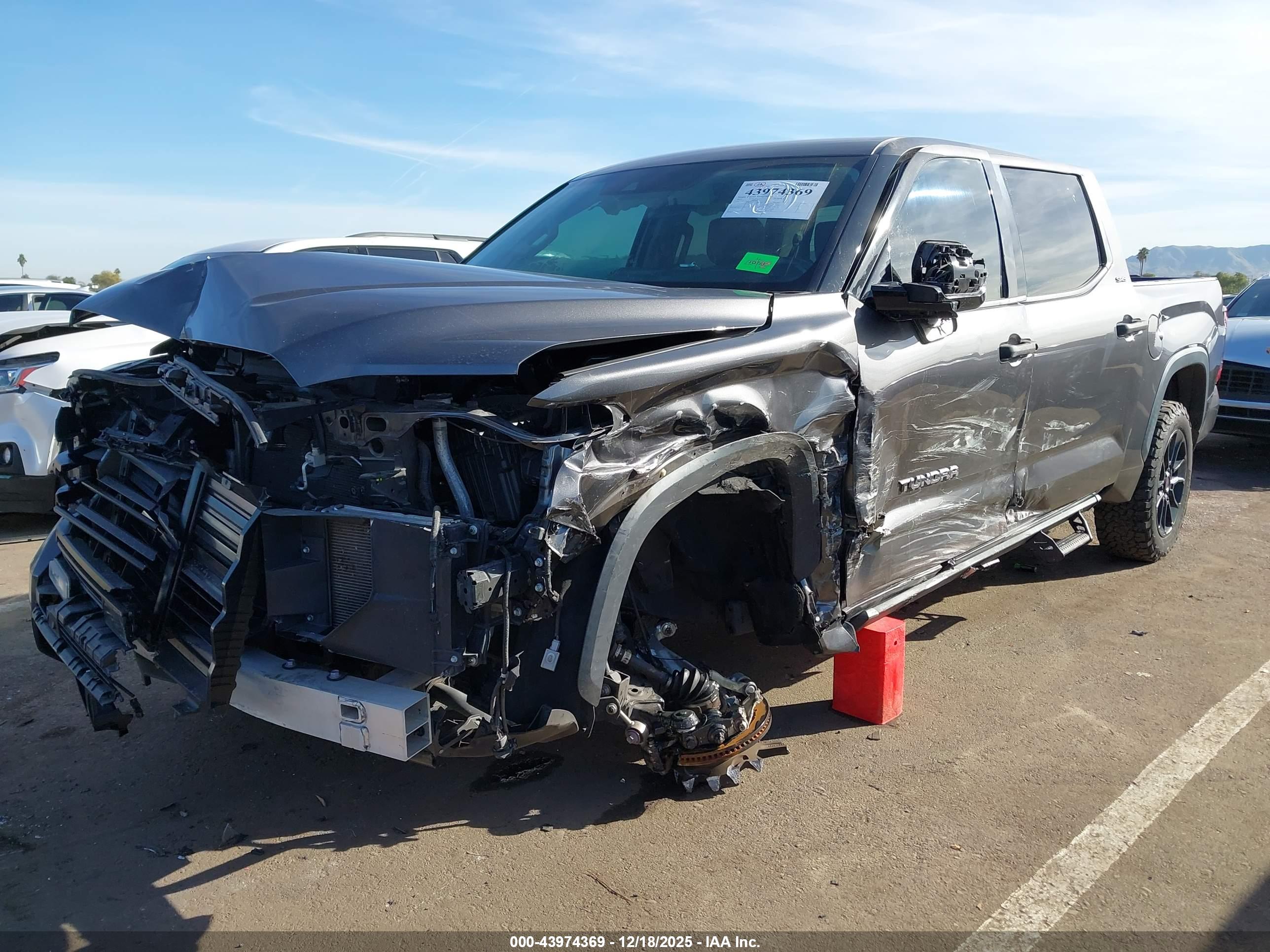 TOYOTA TUNDRA image 2