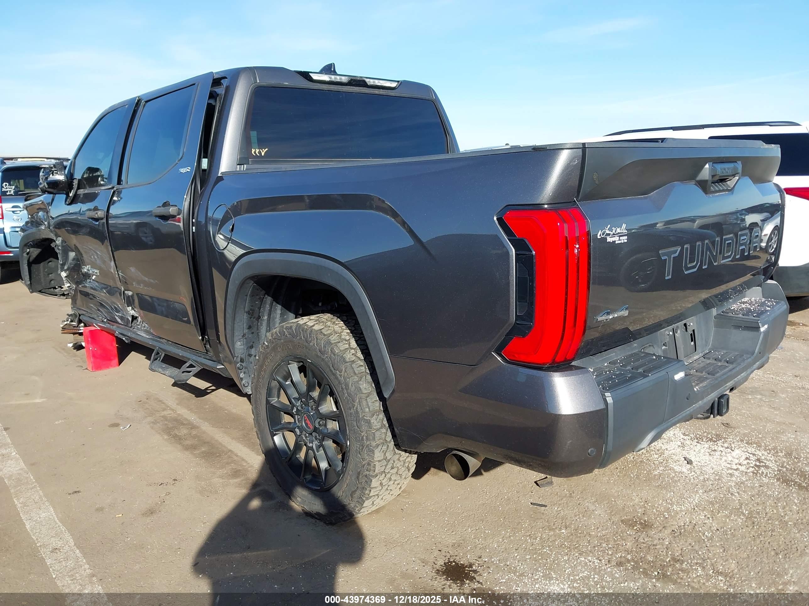TOYOTA TUNDRA image 3