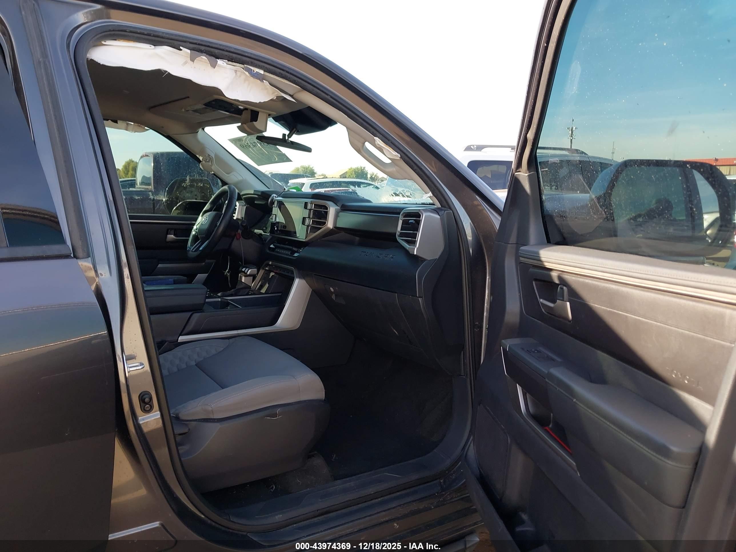 TOYOTA TUNDRA image 5
