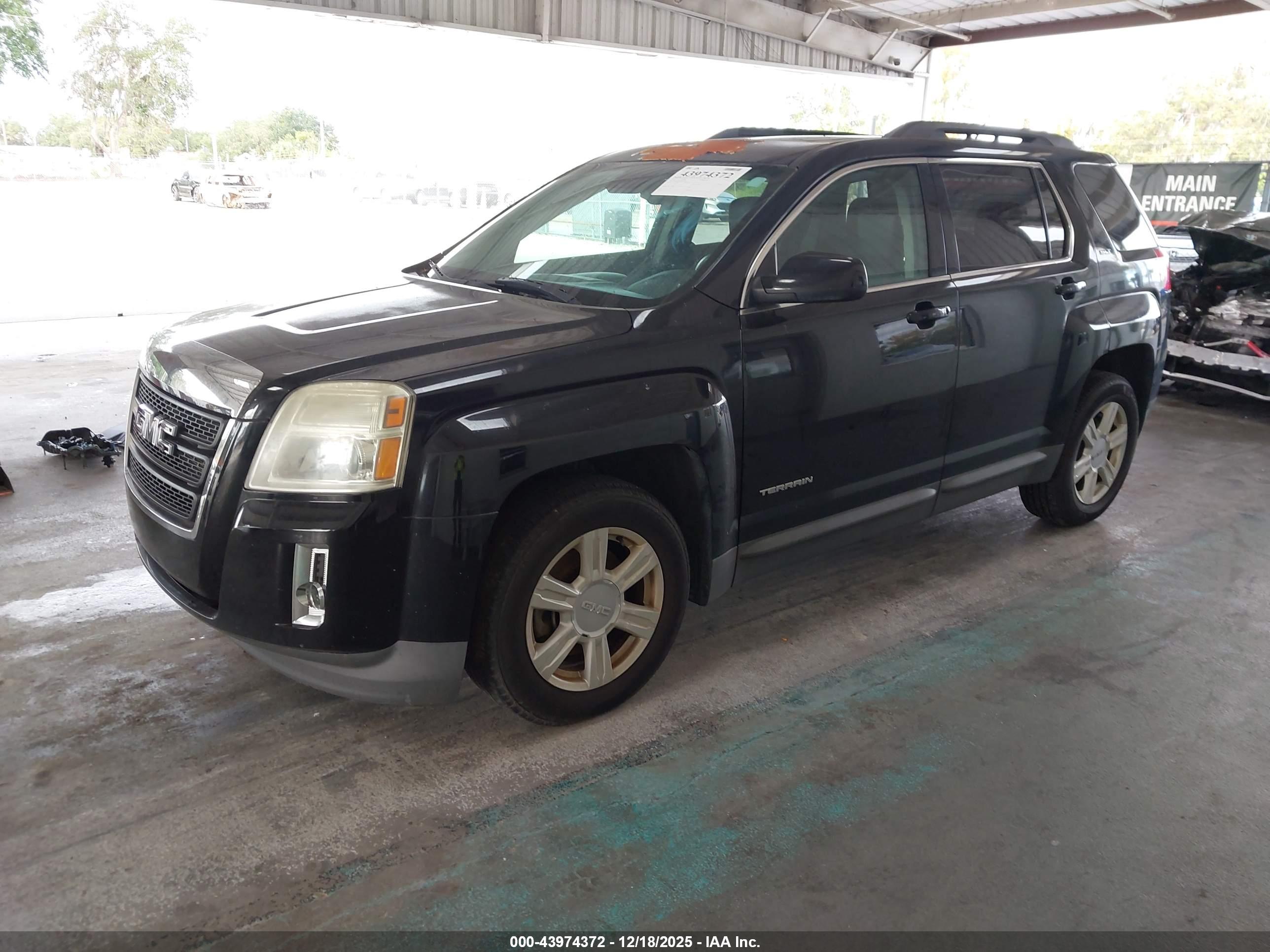 GMC TERRAIN image 2