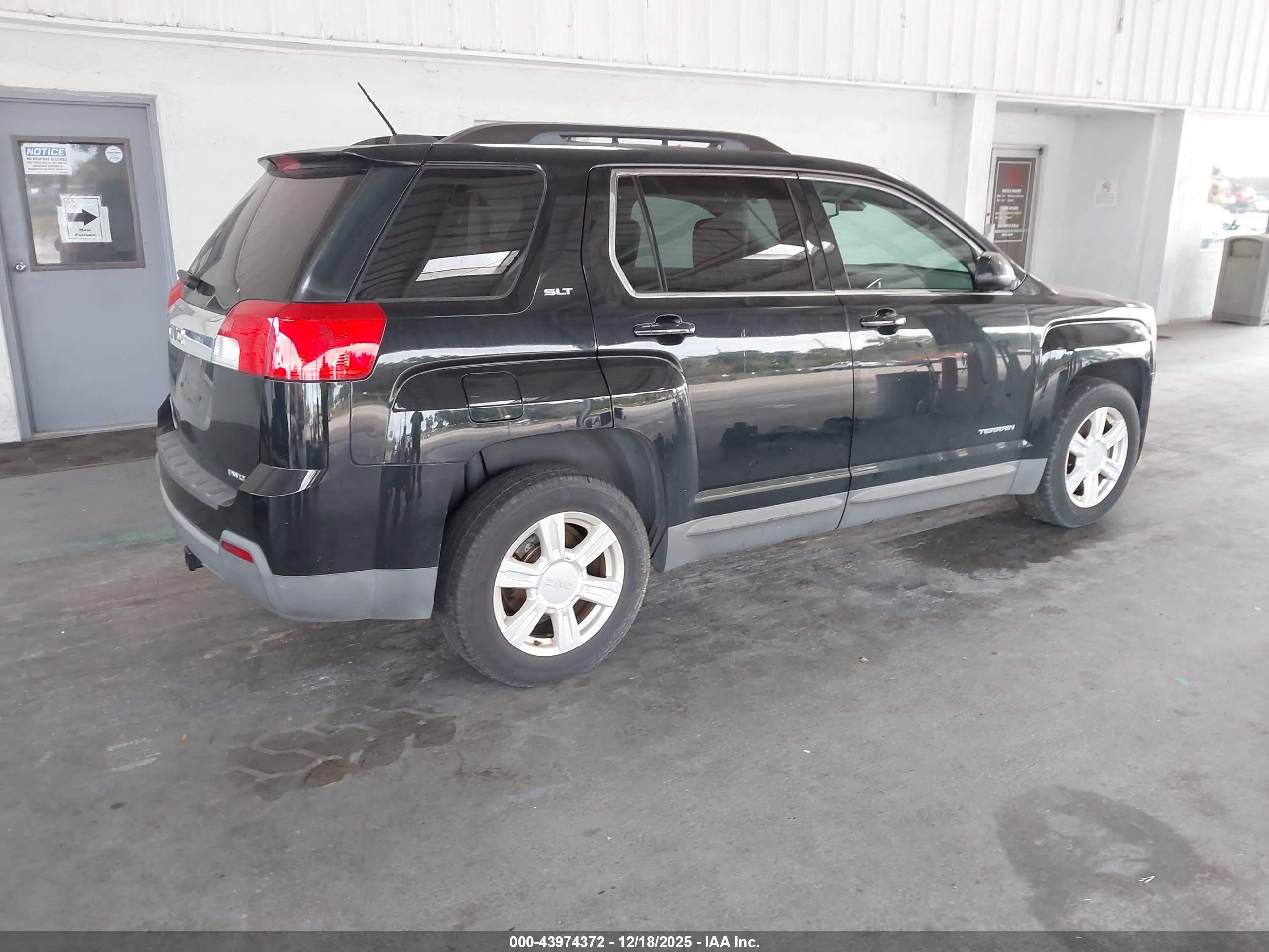 GMC TERRAIN image 4
