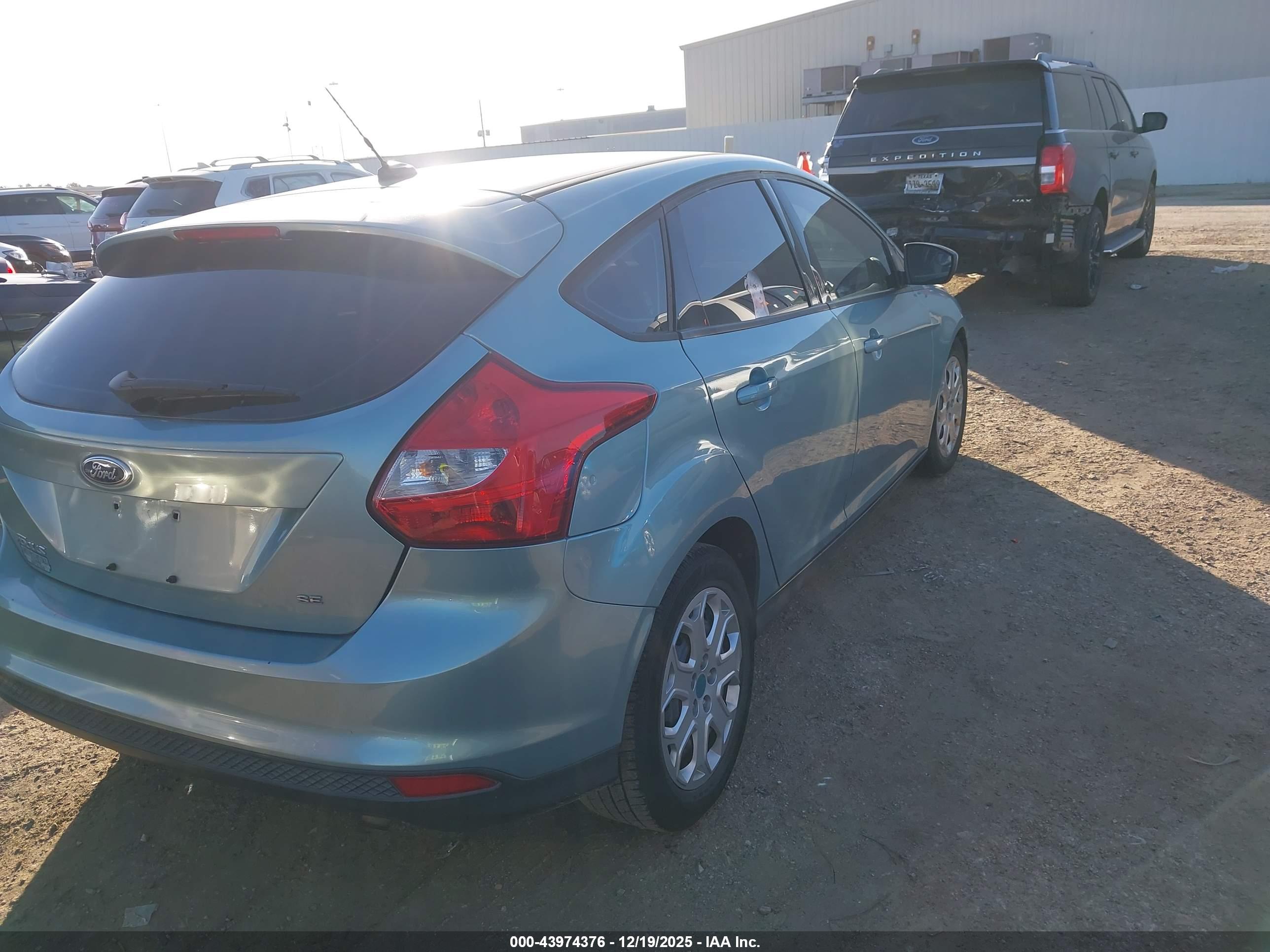 FORD FOCUS image 4