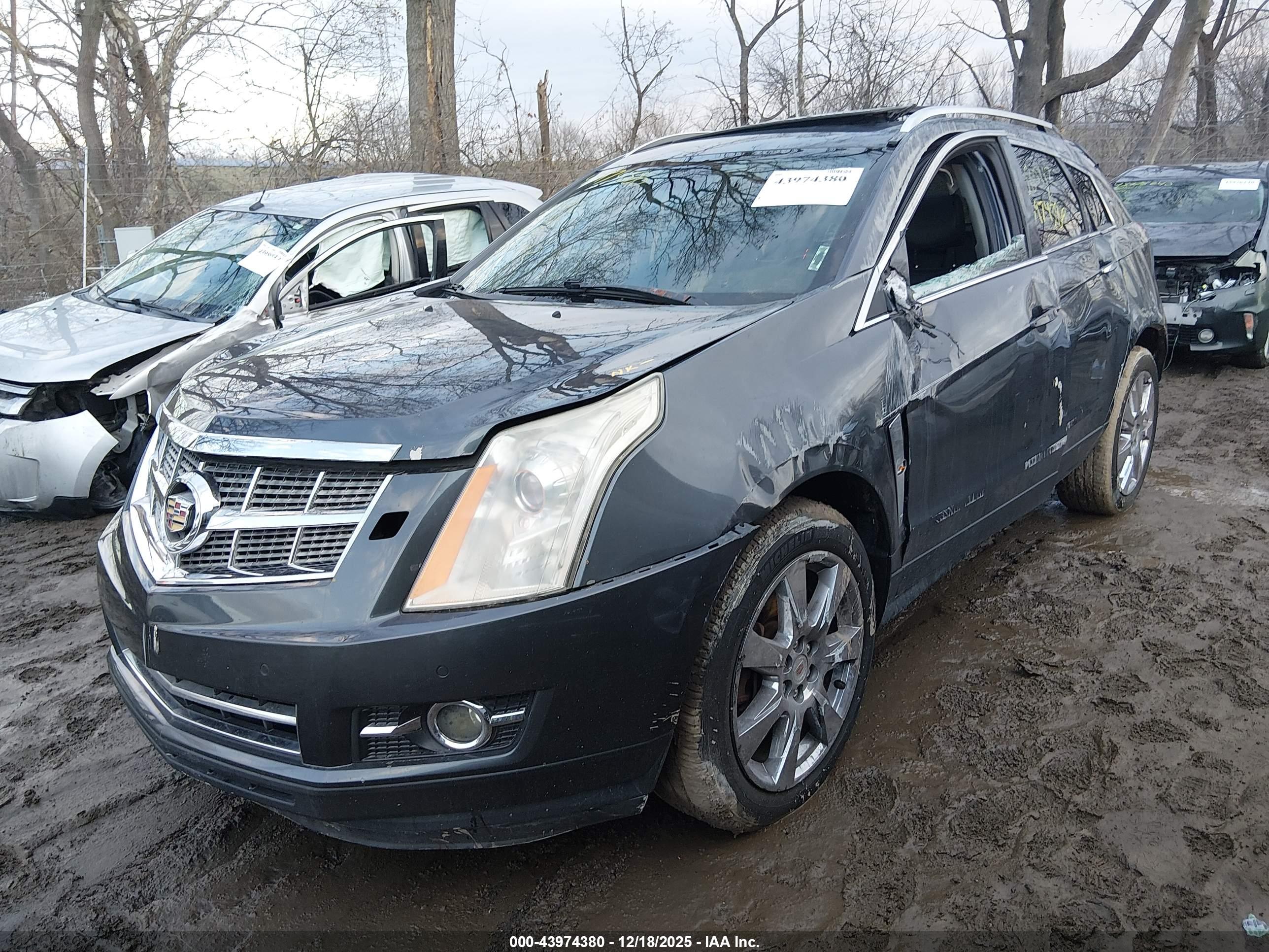 CADILLAC SRX image 2