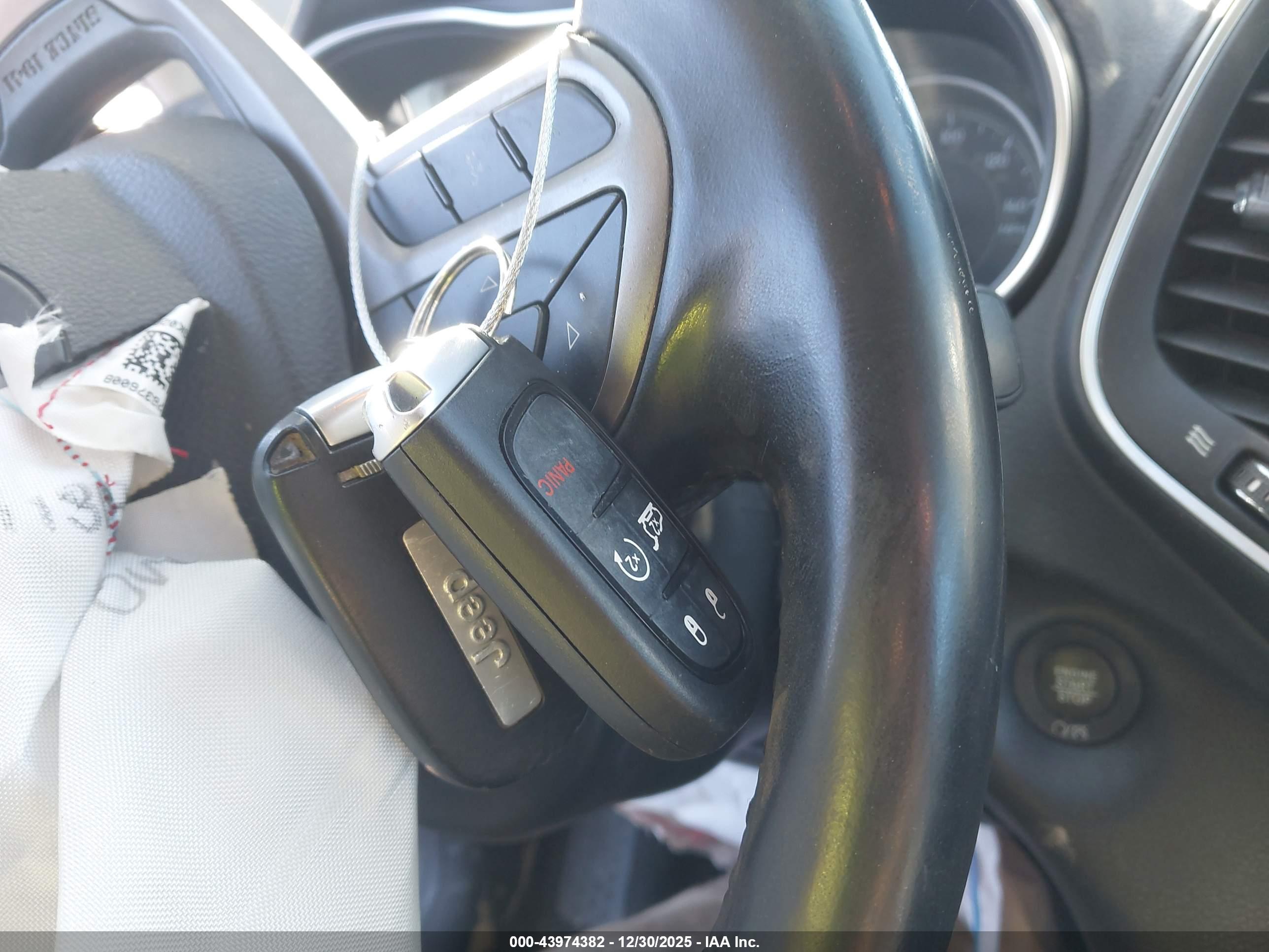 JEEP CHEROKEE image 11