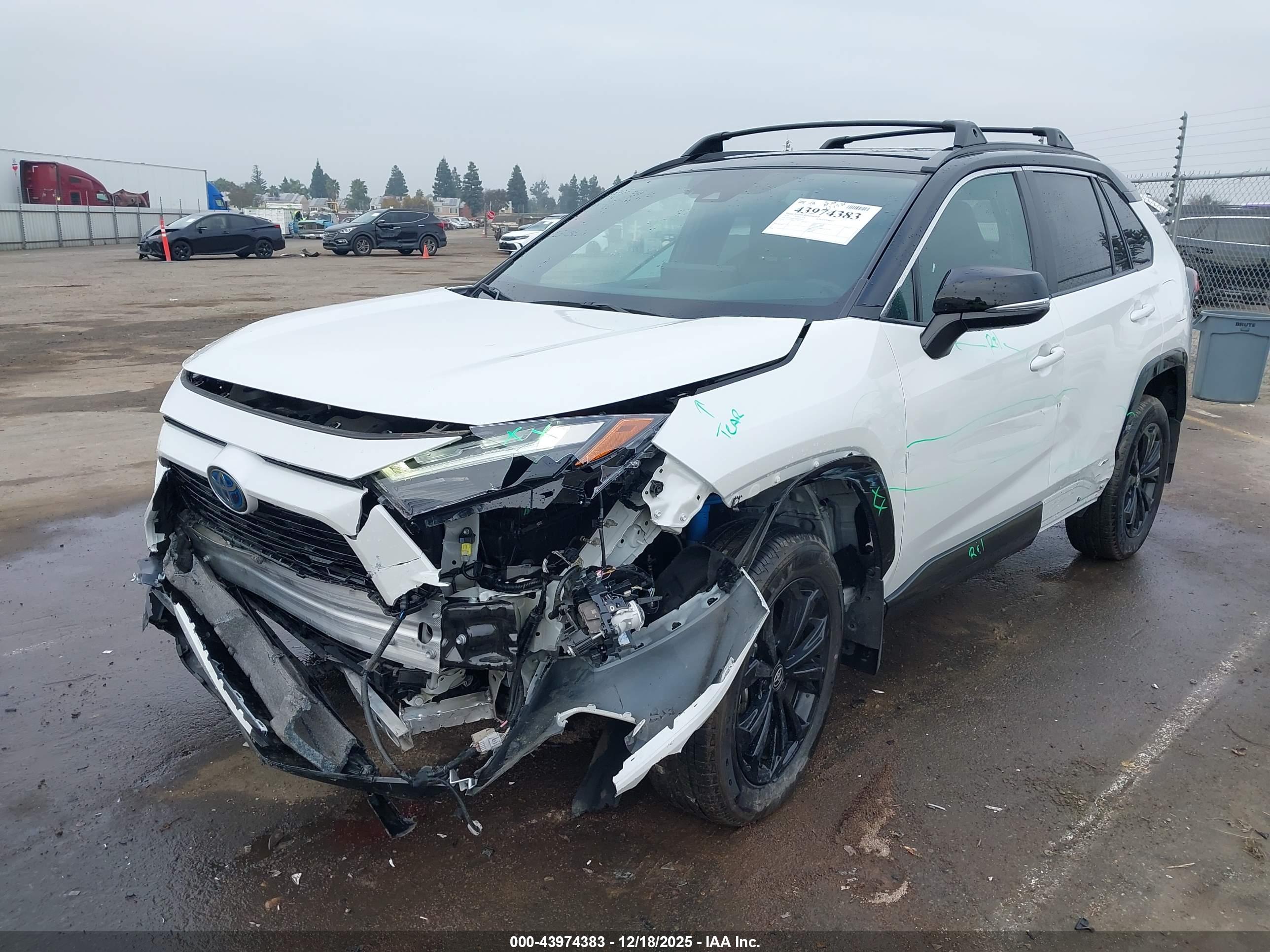 TOYOTA RAV4 image 2