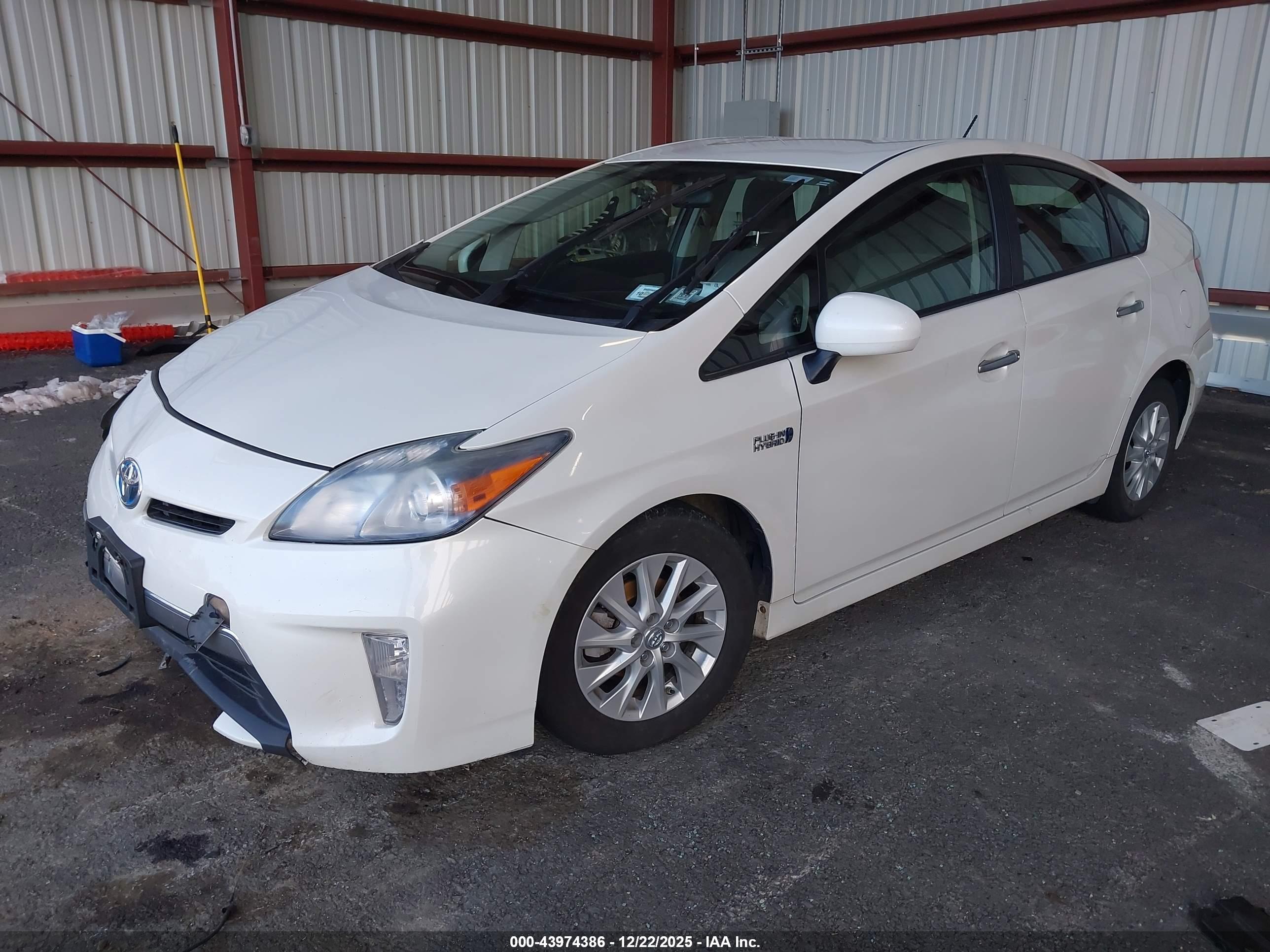 TOYOTA PRIUS image 2