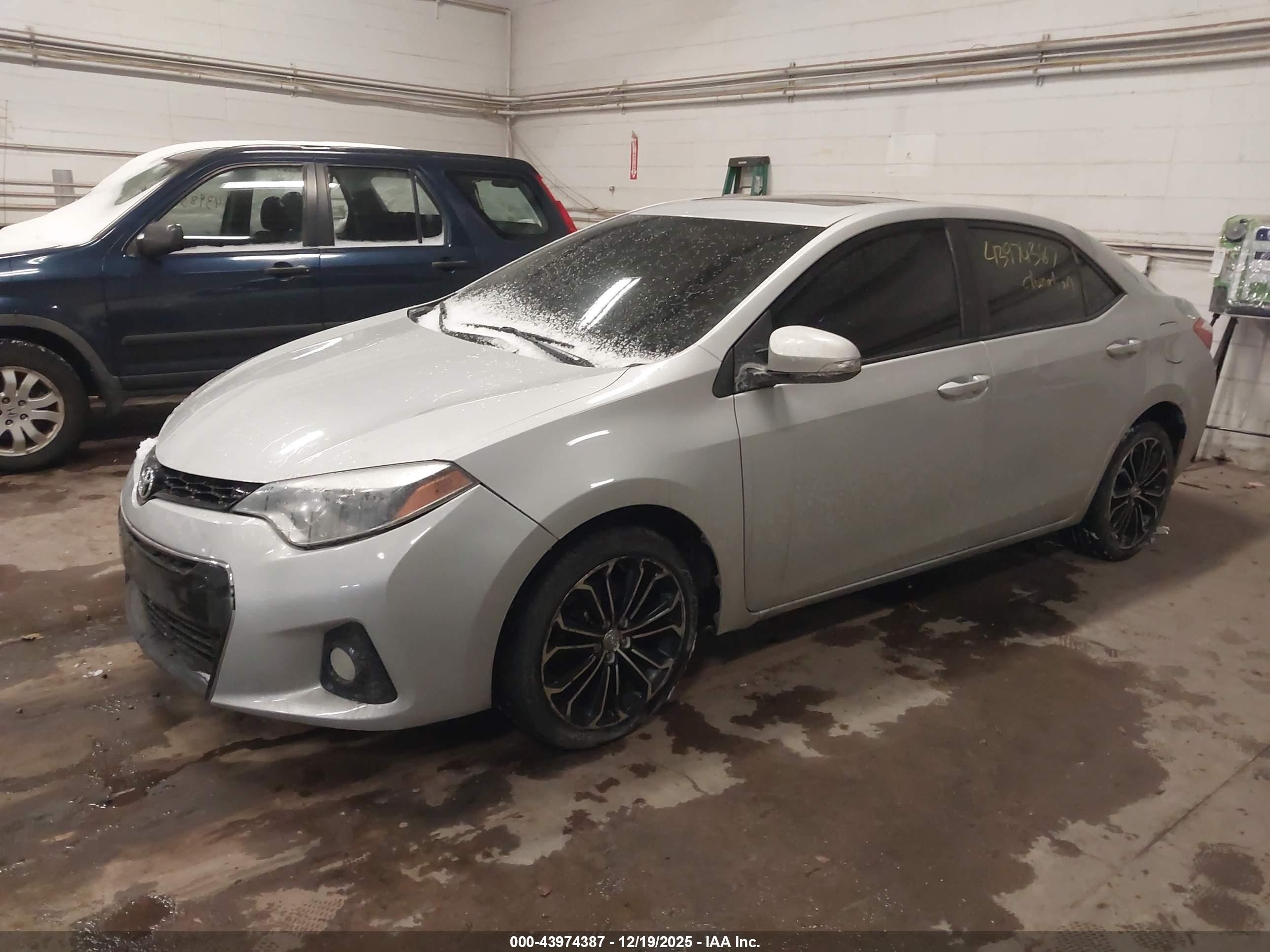 TOYOTA COROLLA image 2