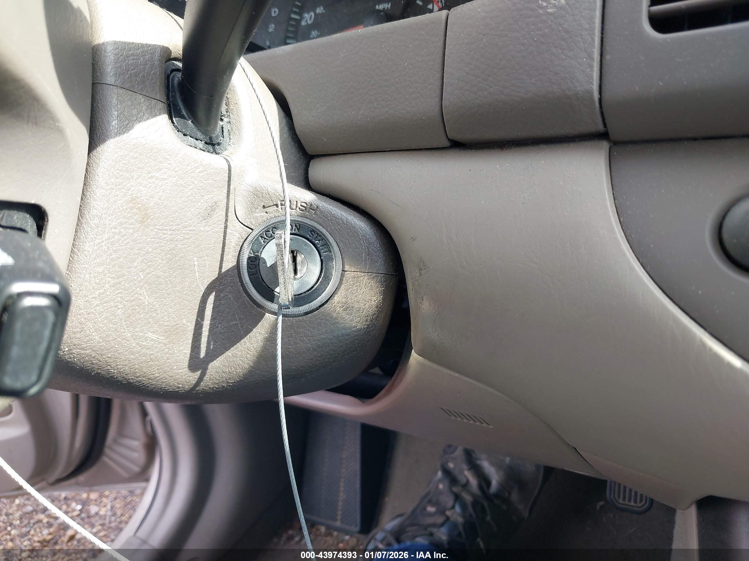 TOYOTA CAMRY image 11