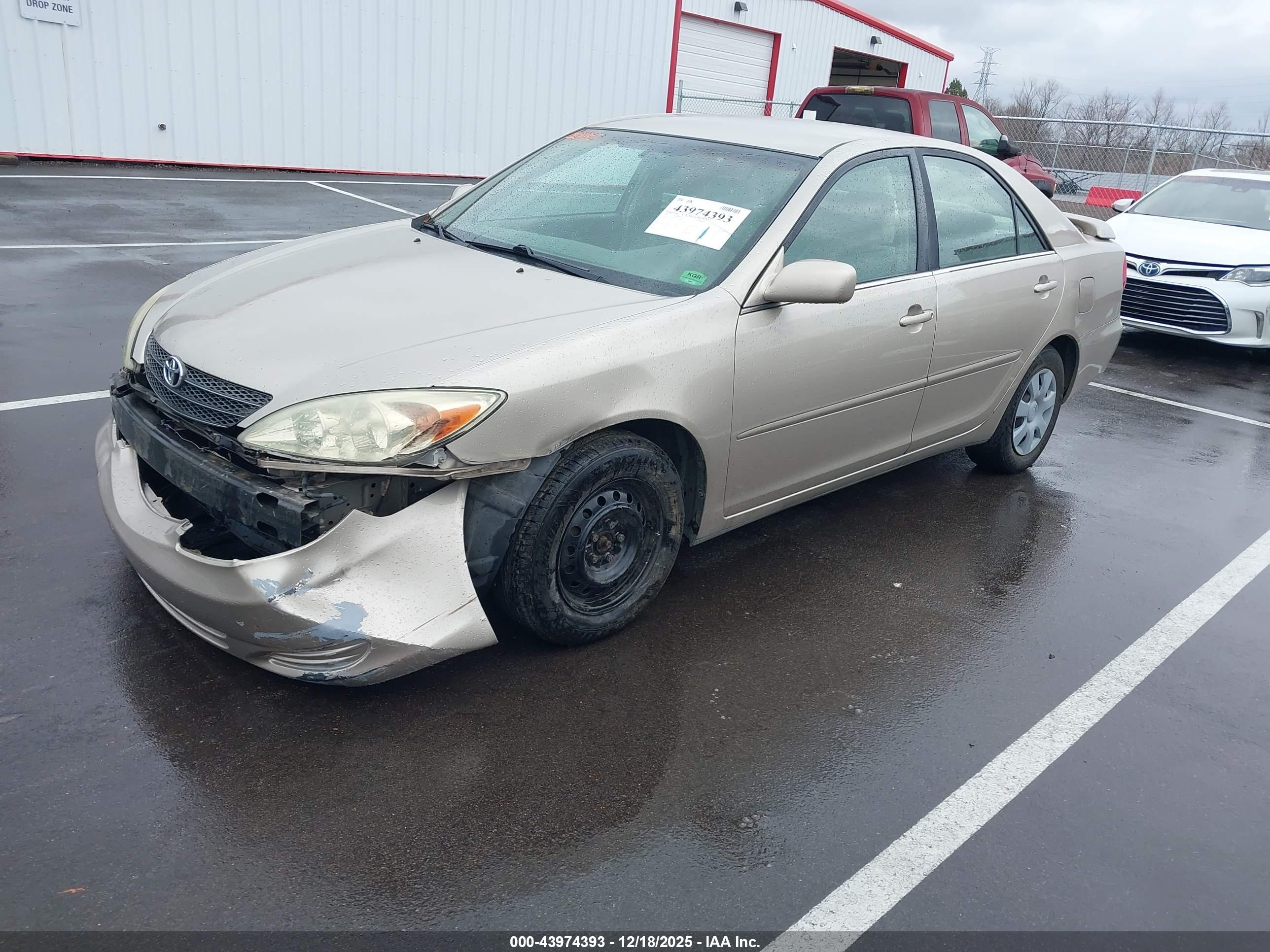 TOYOTA CAMRY image 2