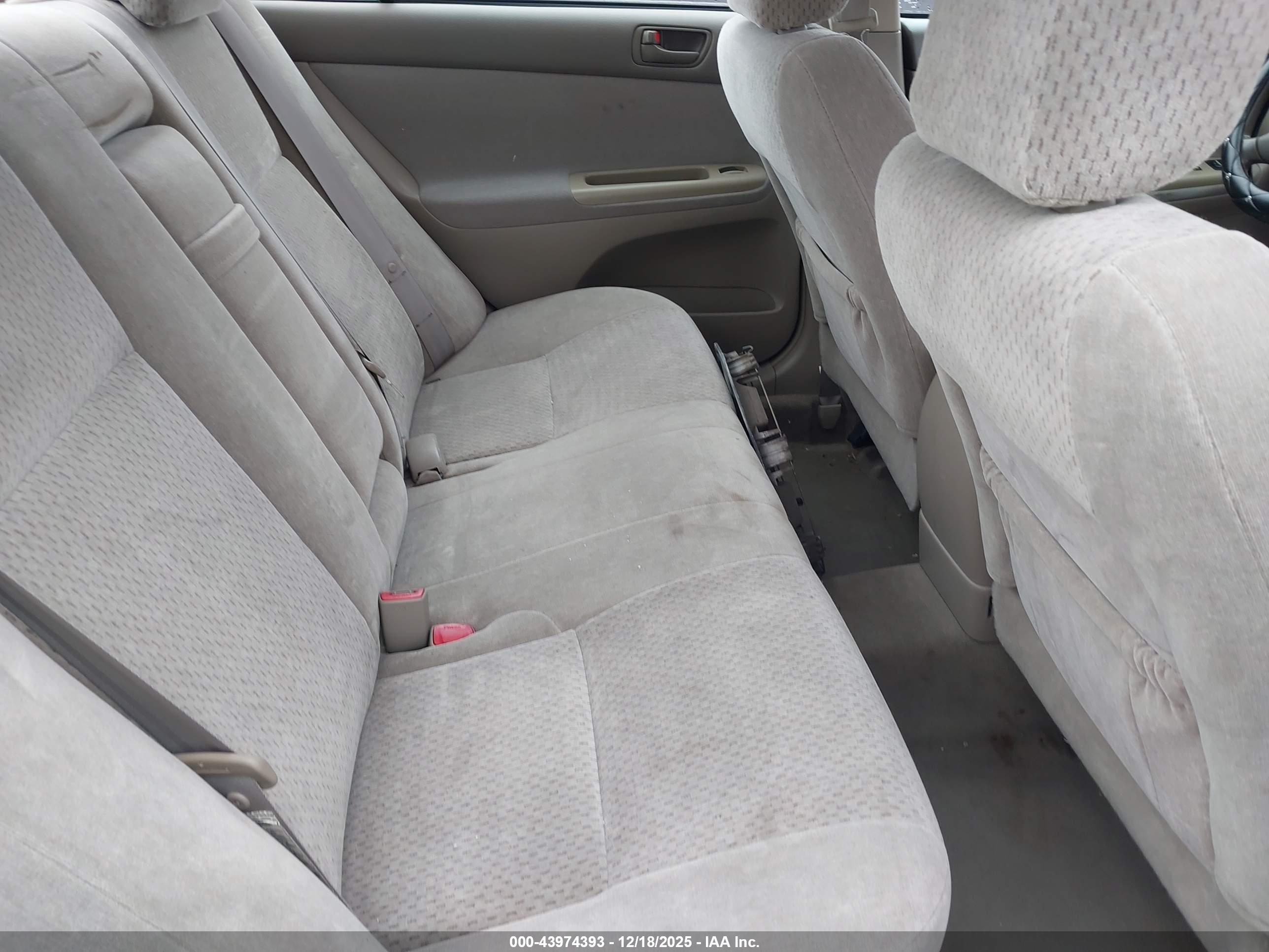 TOYOTA CAMRY image 8