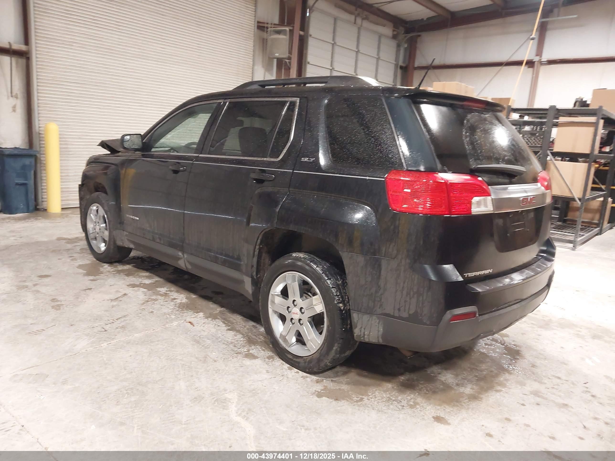 GMC TERRAIN image 3